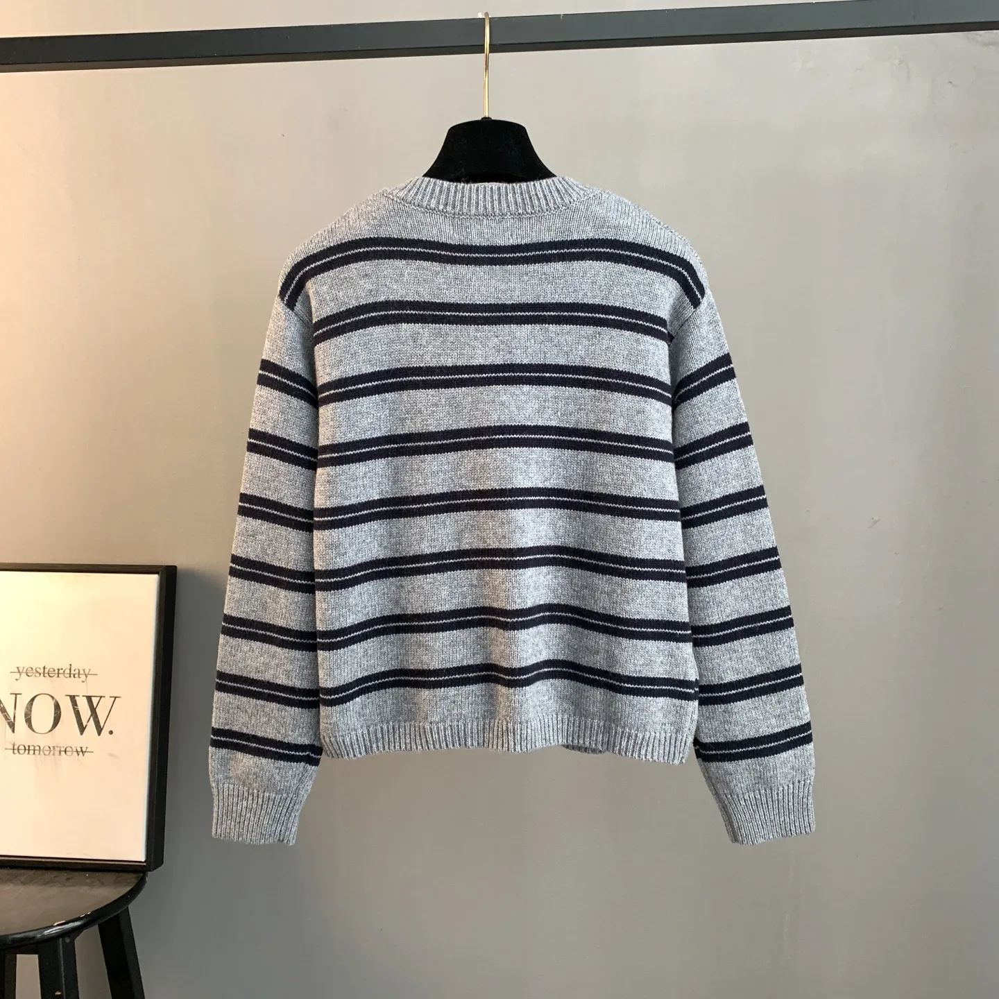 Striped Wool-Blend Logo Cardigan D26022888 — view 2
