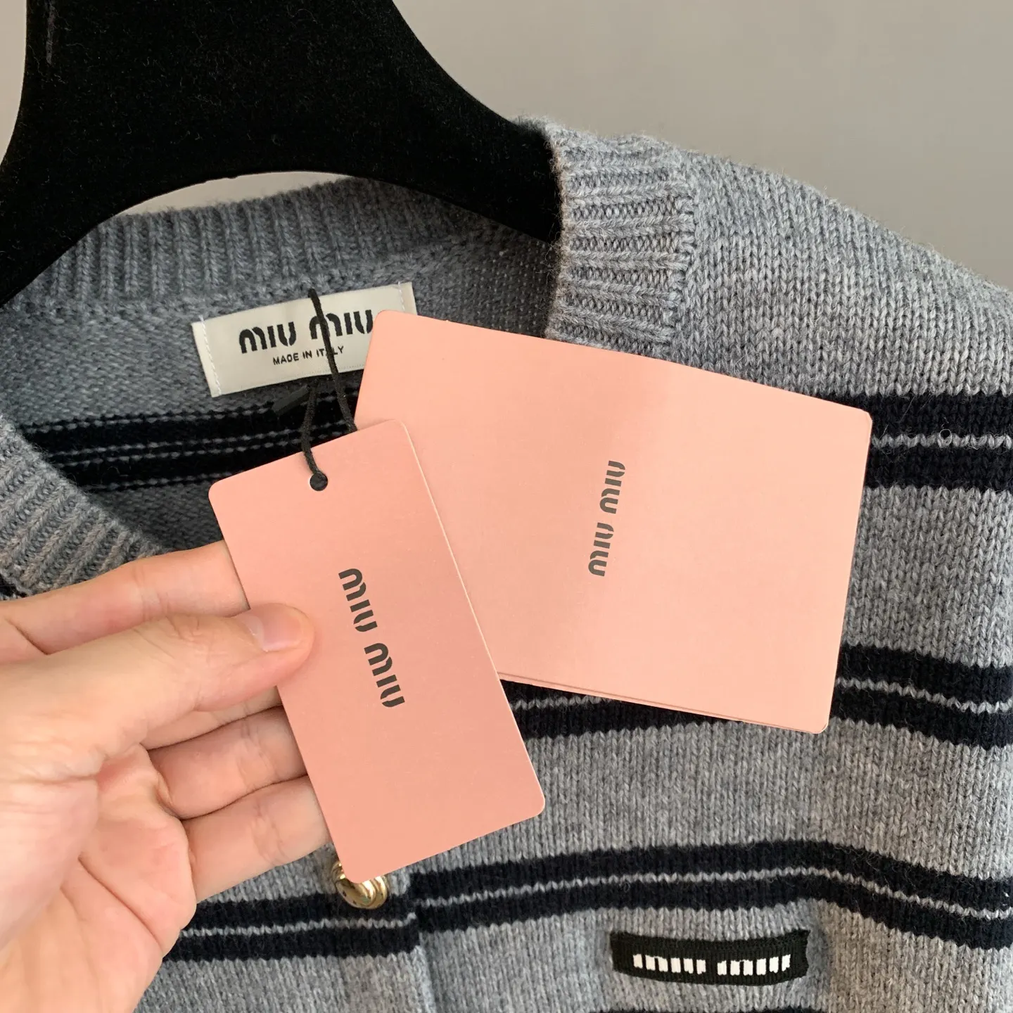 Striped Wool-Blend Logo Cardigan D26022888 — view 5