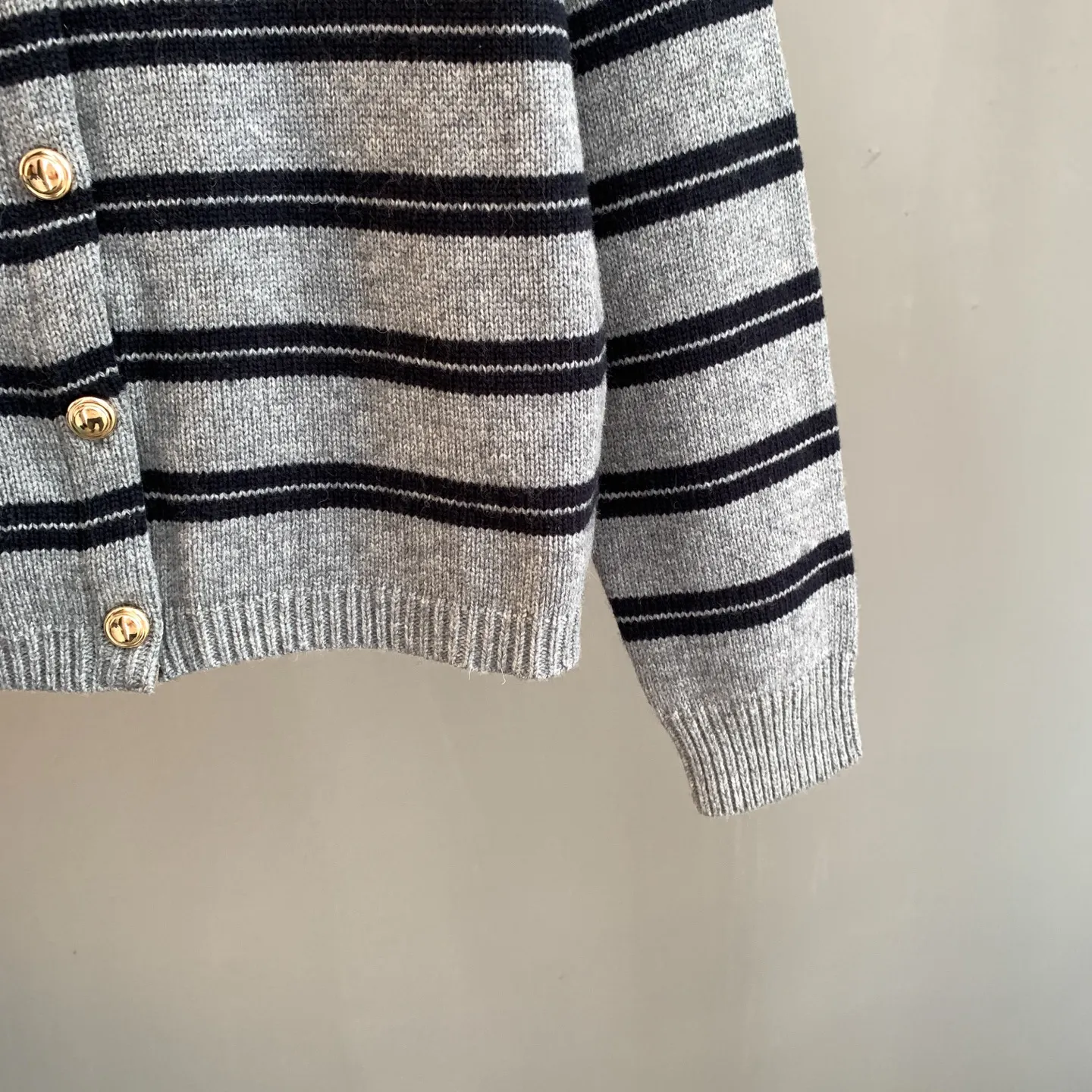 Striped Wool-Blend Logo Cardigan D26022888 — view 8