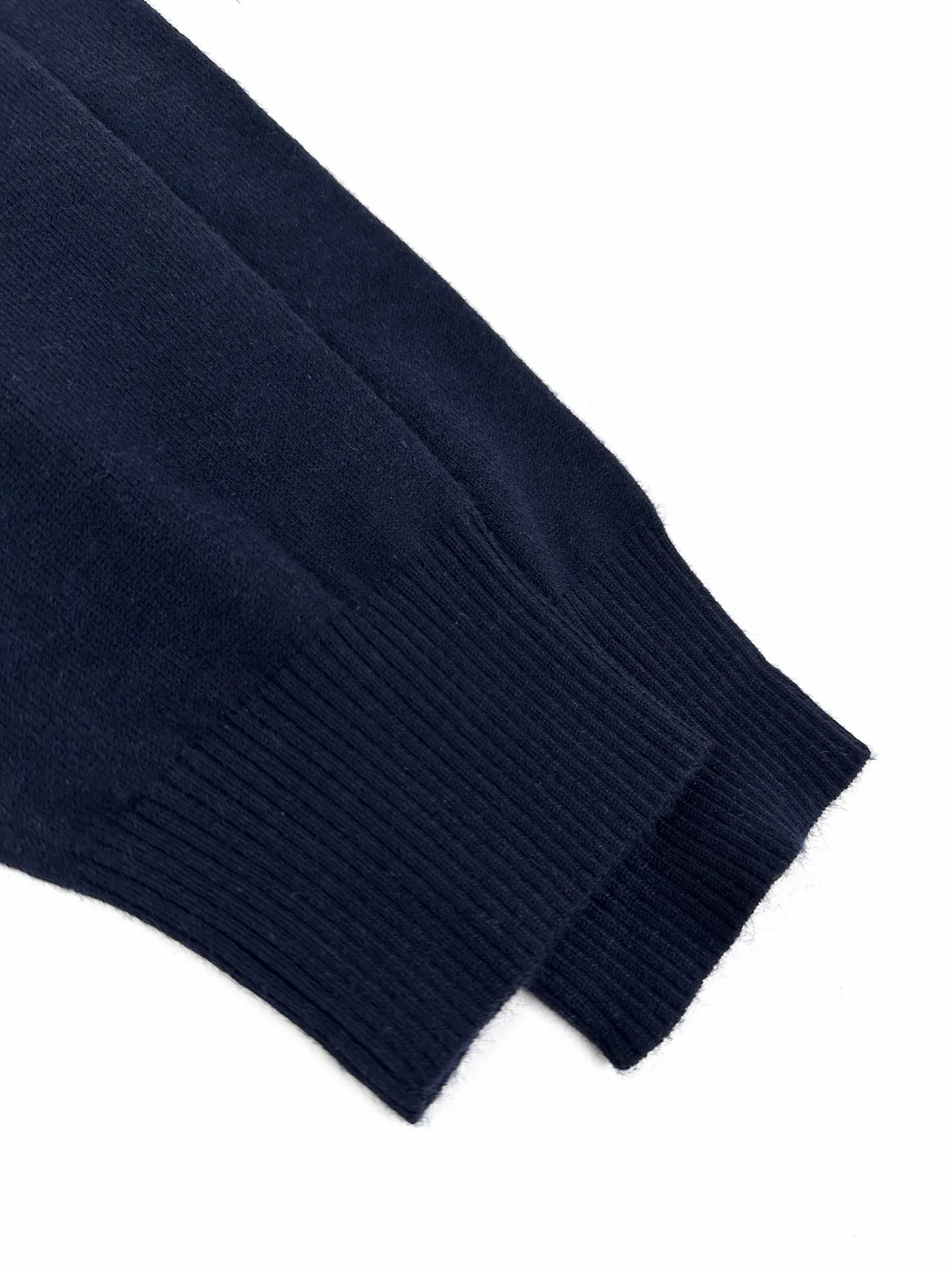 Layered-Effect Cashmere-Wool Blend V-Neck Sweater D26521402 — view 6
