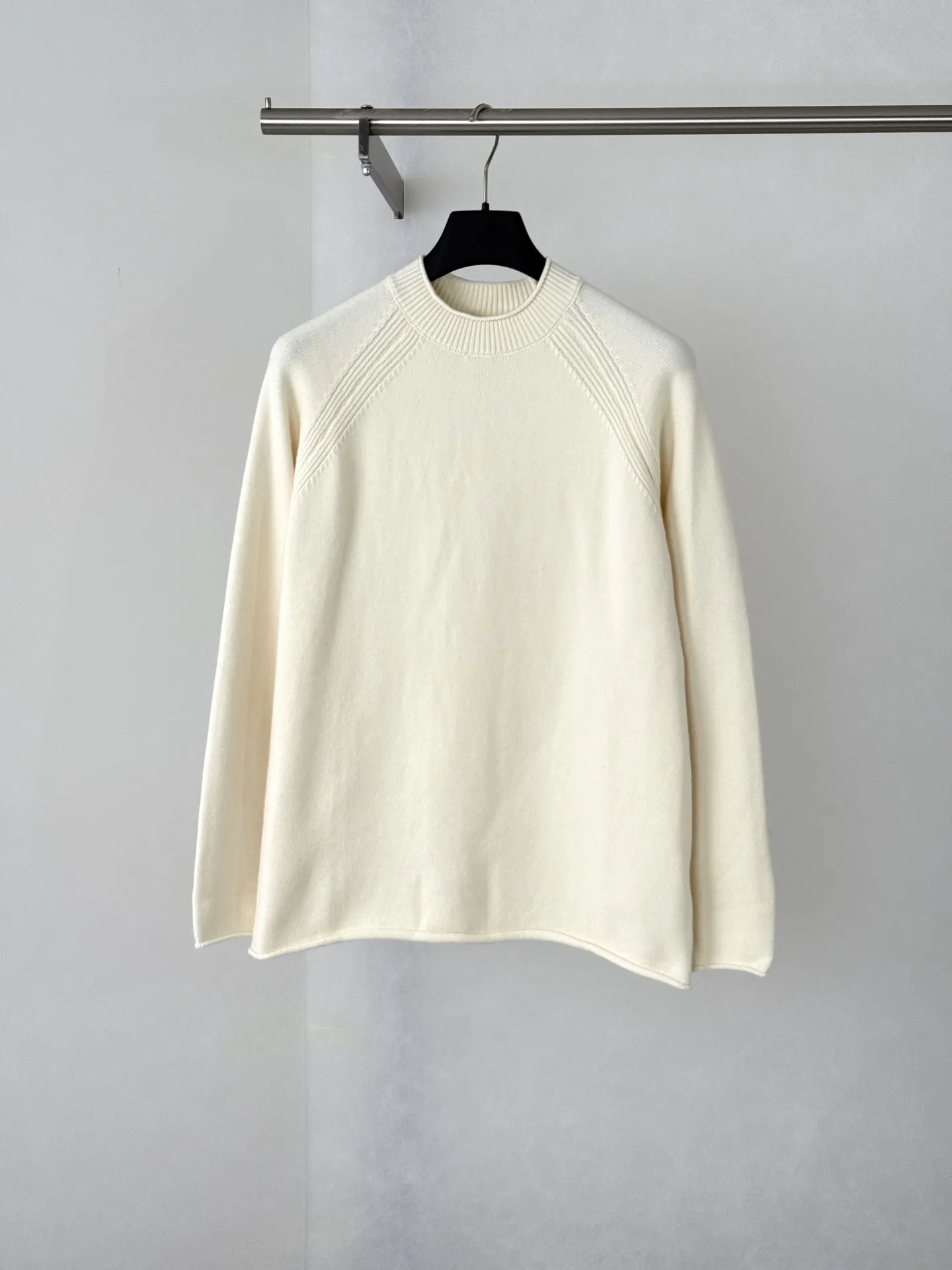 Raglan Sleeve Ribbed Knit Sweater D26523451