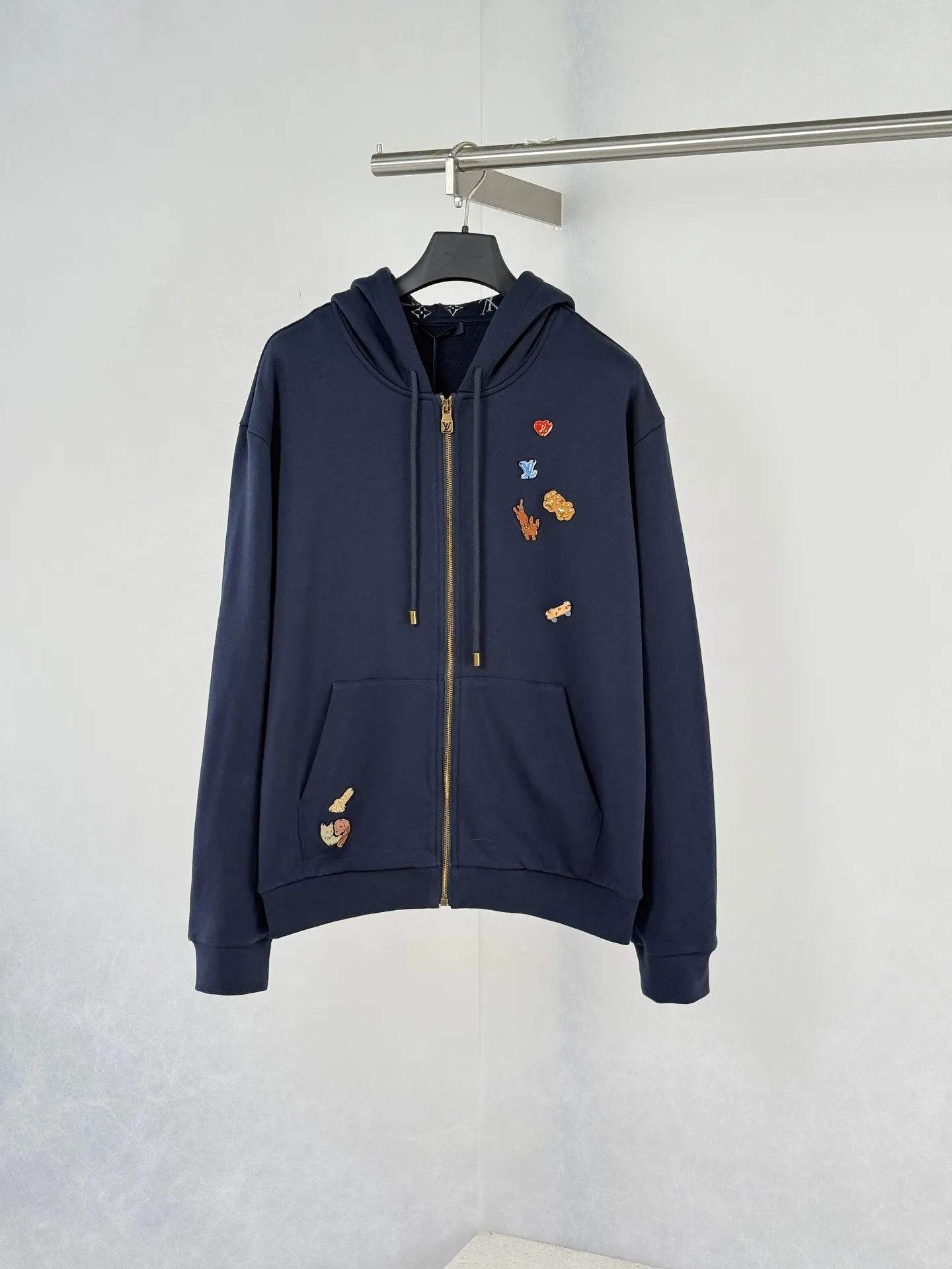 Badge-Embellished Zip-Up Hoodie D26819943