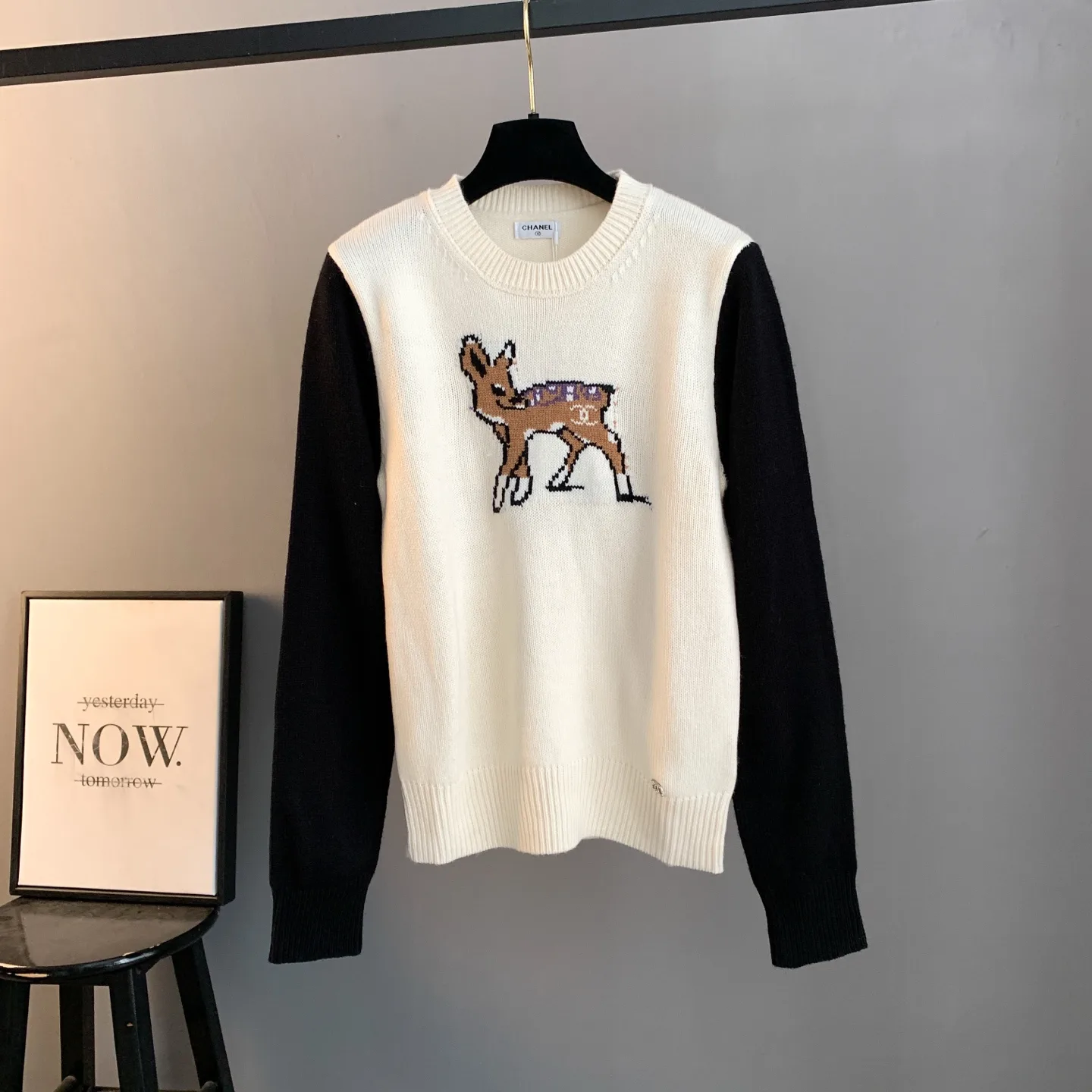 Fawn Intarsia Cashmere Crew-Neck Sweater D27022886