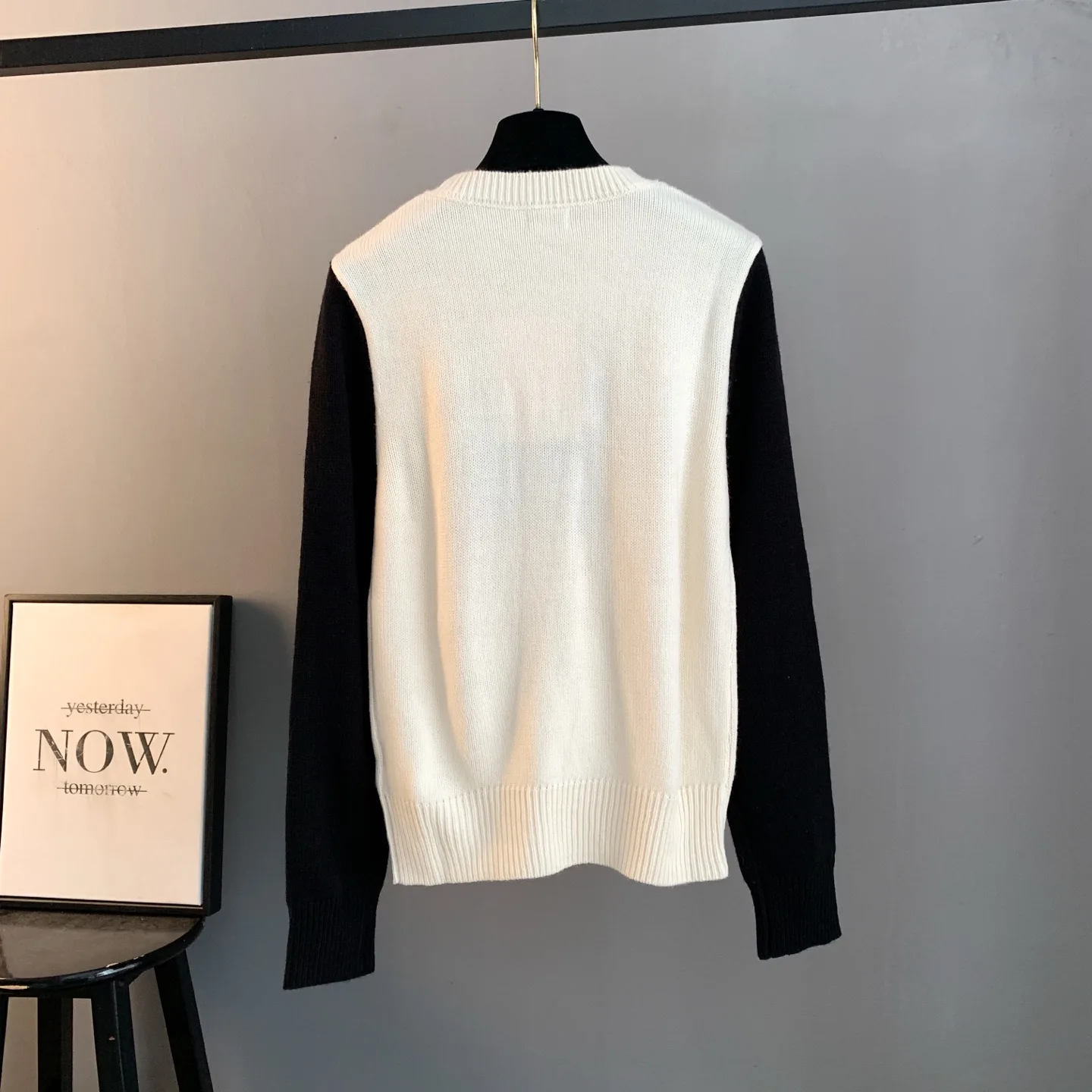 Fawn Intarsia Cashmere Crew-Neck Sweater D27022886 — view 2