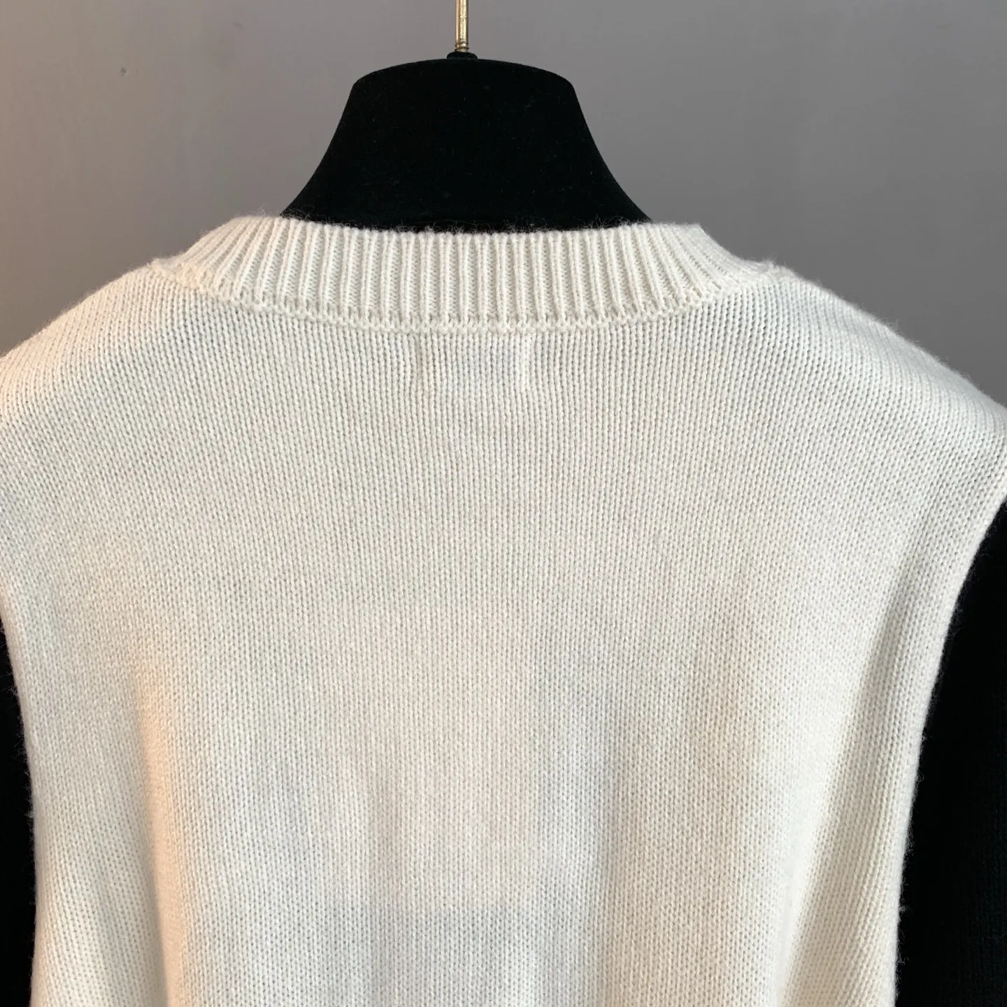 Fawn Intarsia Cashmere Crew-Neck Sweater D27022886 — view 4