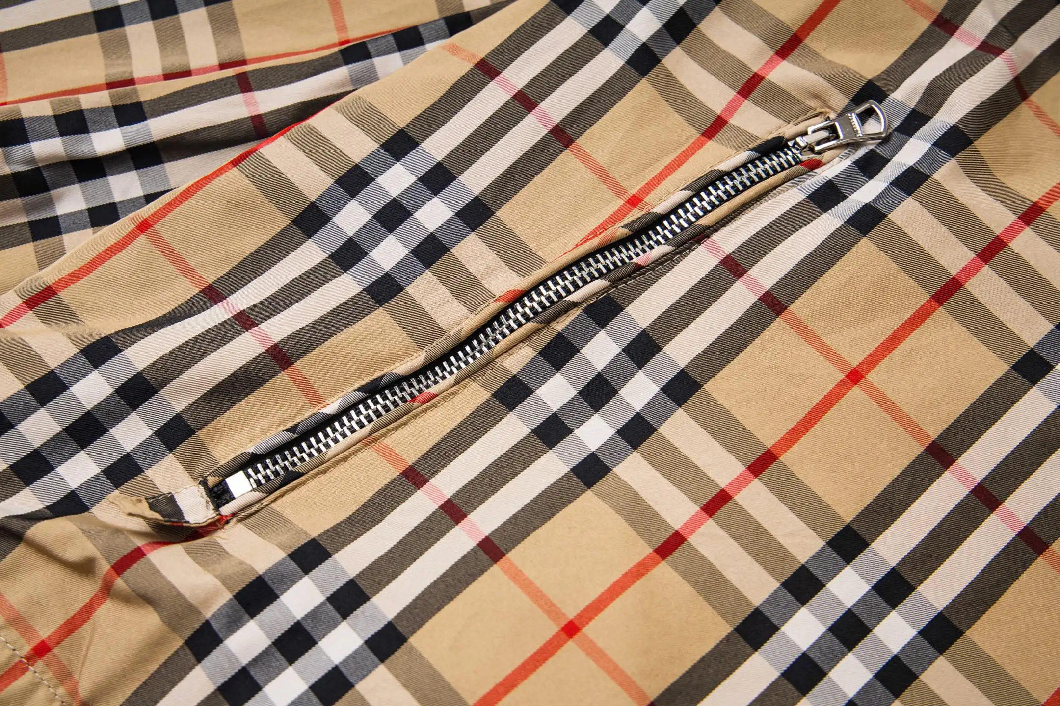 Reversible Check Hooded Jacket D27522197 — view 9