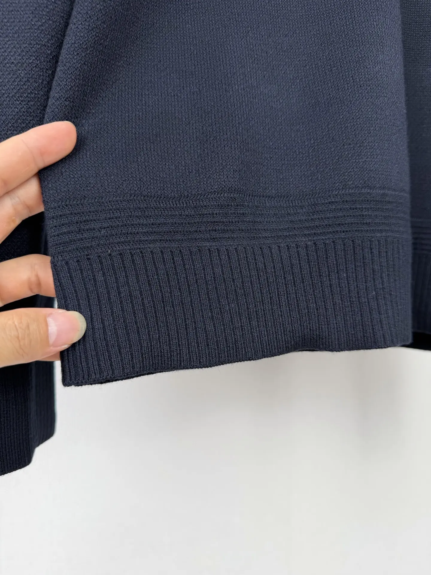 Moncler Wool-Blend Crew-Neck Sweater with Arm Pocket D27520023 — view 9