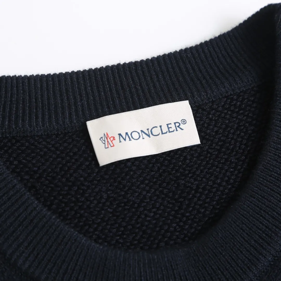Logo-Patch Wool-Blend Crew-Neck Sweater D27521907 — view 5