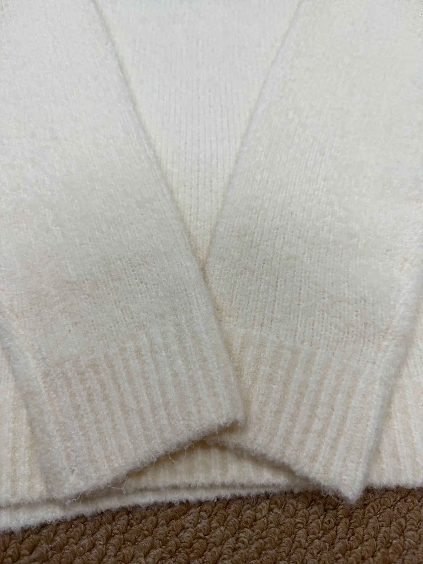 Logo Embroidered Bouclé Wool Sweater D28021886 — view 6