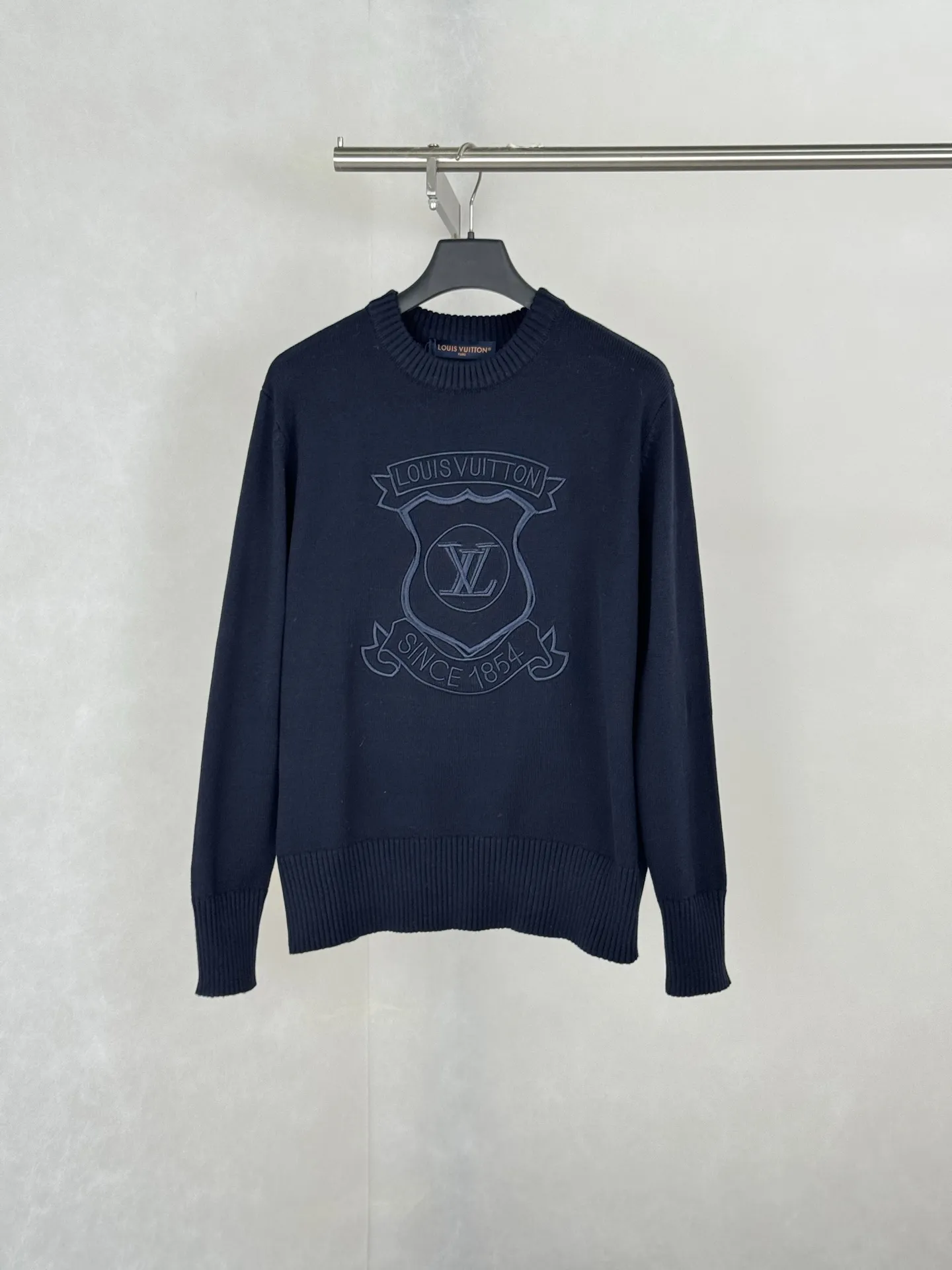 Shield Crest Embroidered Crew-Neck Sweater D28519932