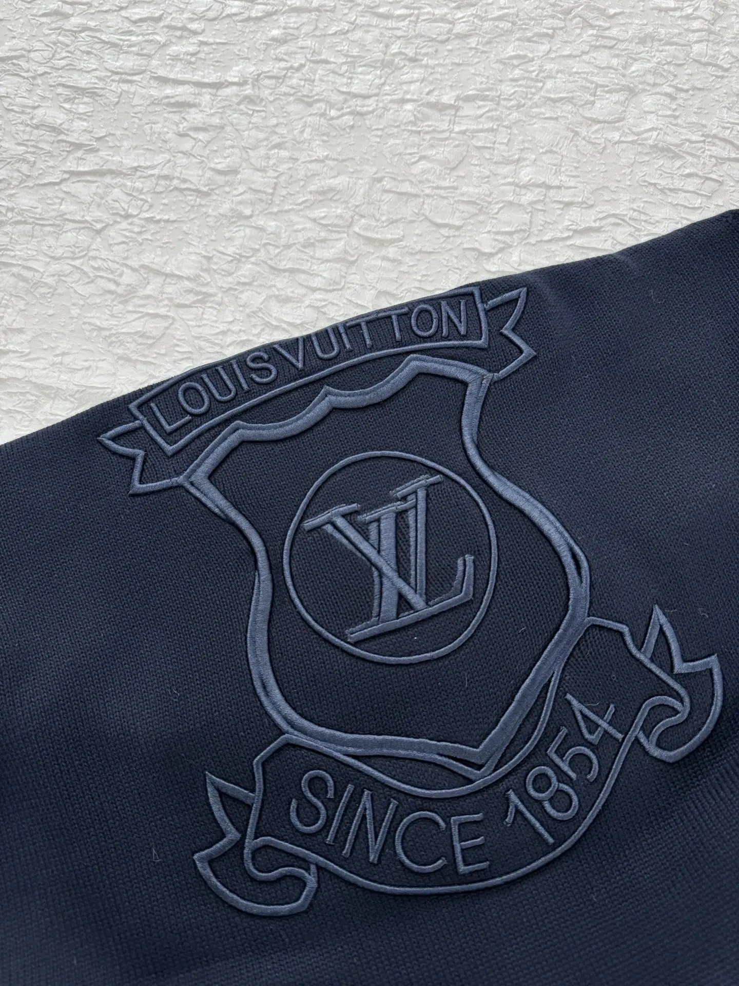 Shield Crest Embroidered Crew-Neck Sweater D28519932 — view 5