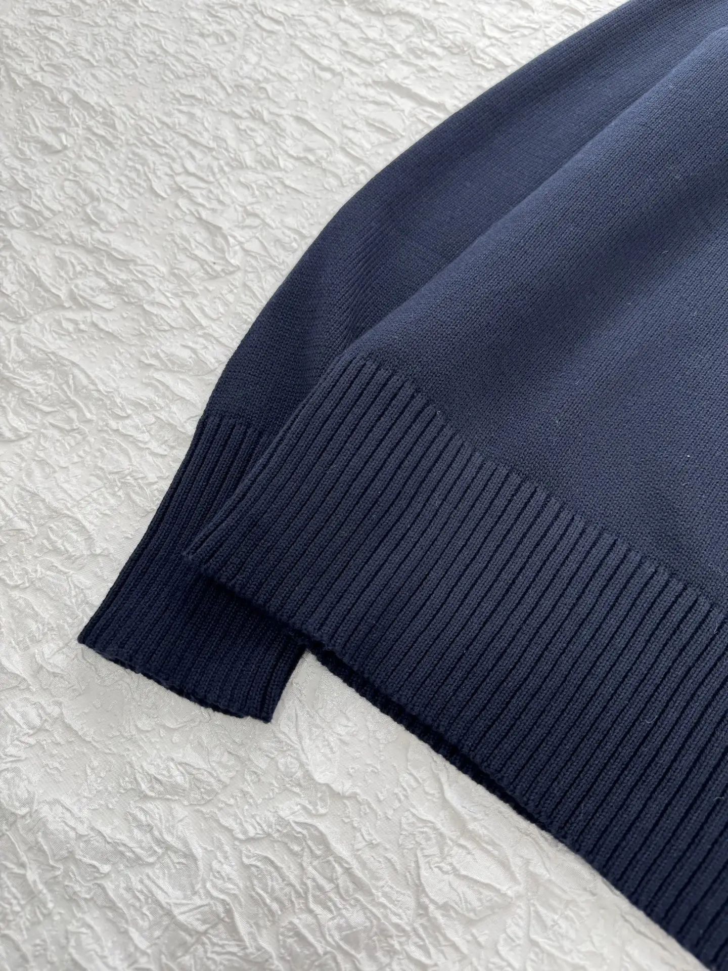 Shield Crest Embroidered Crew-Neck Sweater D28519932 — view 8