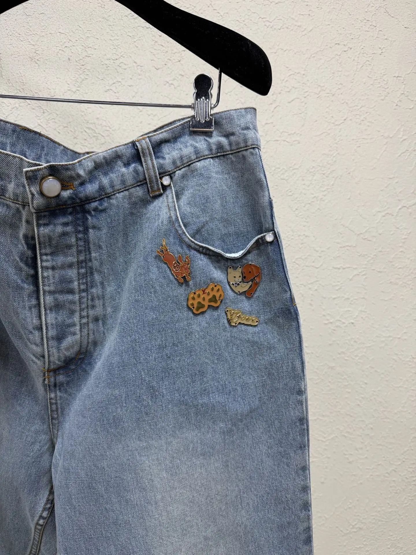 Embellished Straight-Leg Denim Jeans D29021882 — view 3