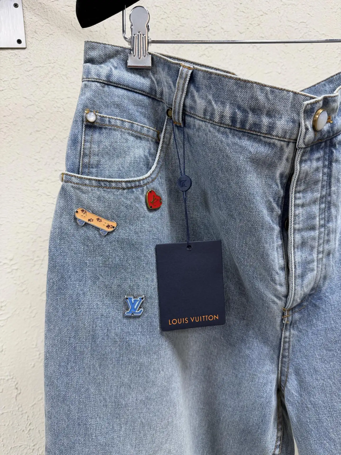 Embellished Straight-Leg Denim Jeans D29021882 — view 4