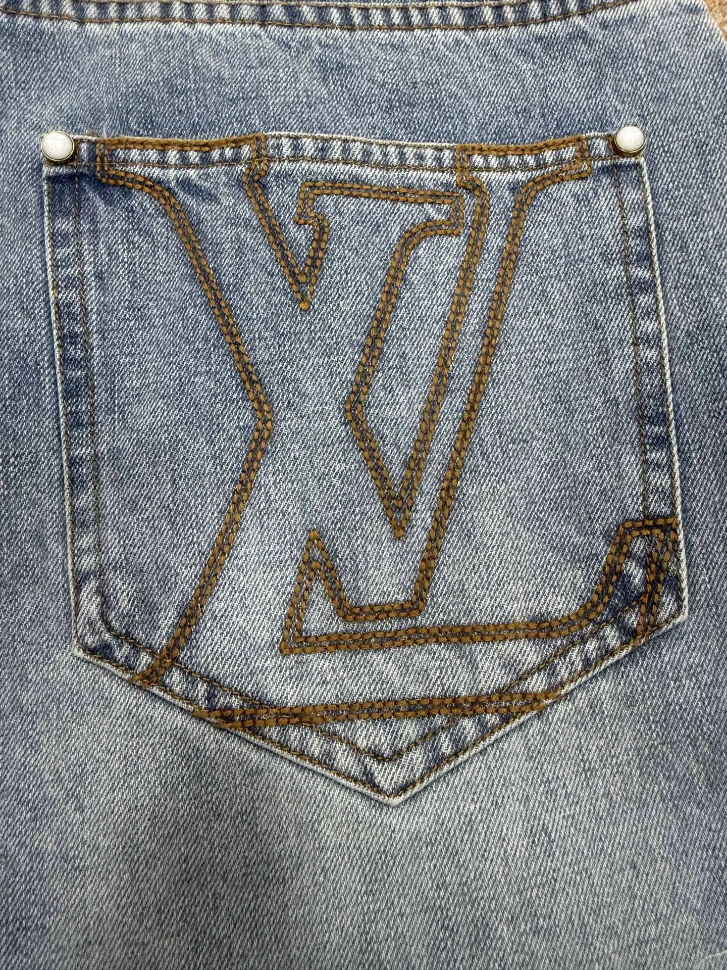 Embellished Straight-Leg Denim Jeans D29021882 — view 6