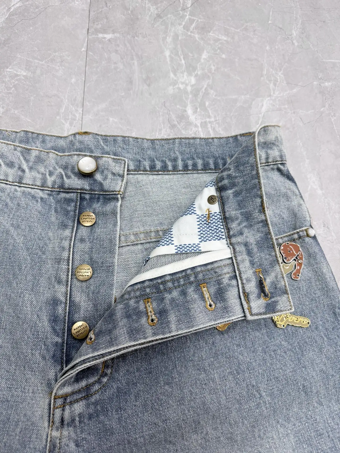 Embellished Straight-Leg Denim Jeans D29022039 — view 5