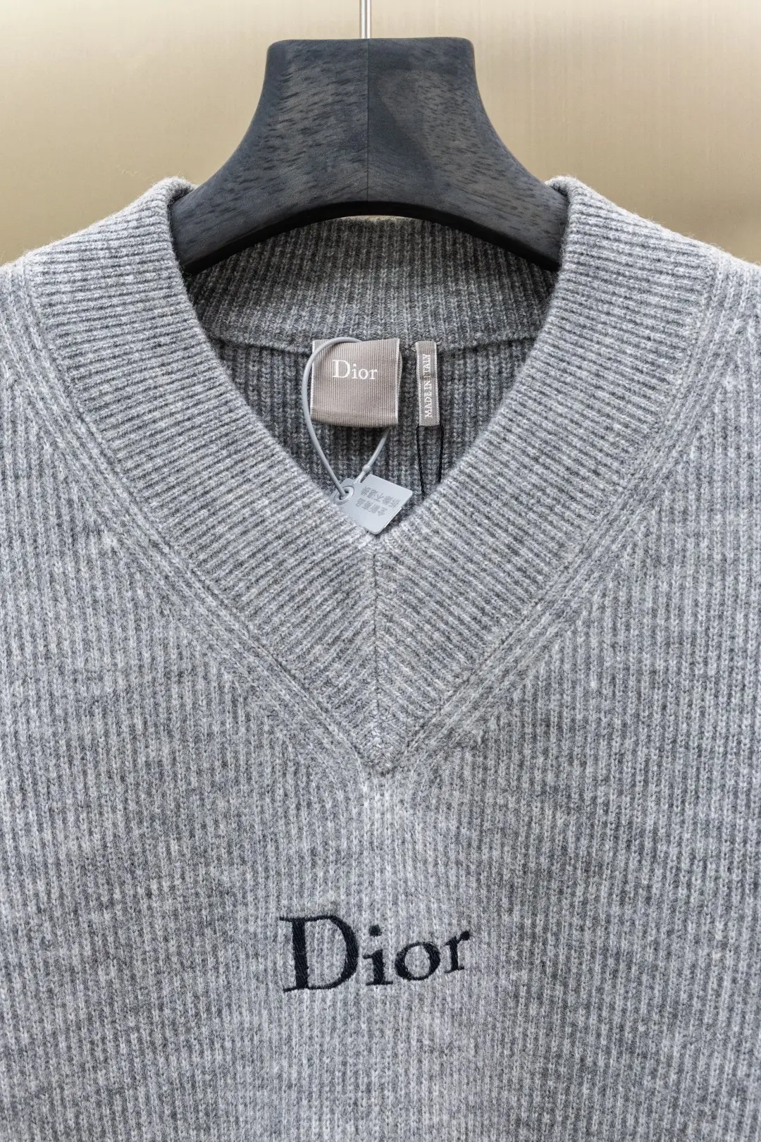 Logo-Embroidered Wool-Blend V-Neck Sweater D29523431 — view 3