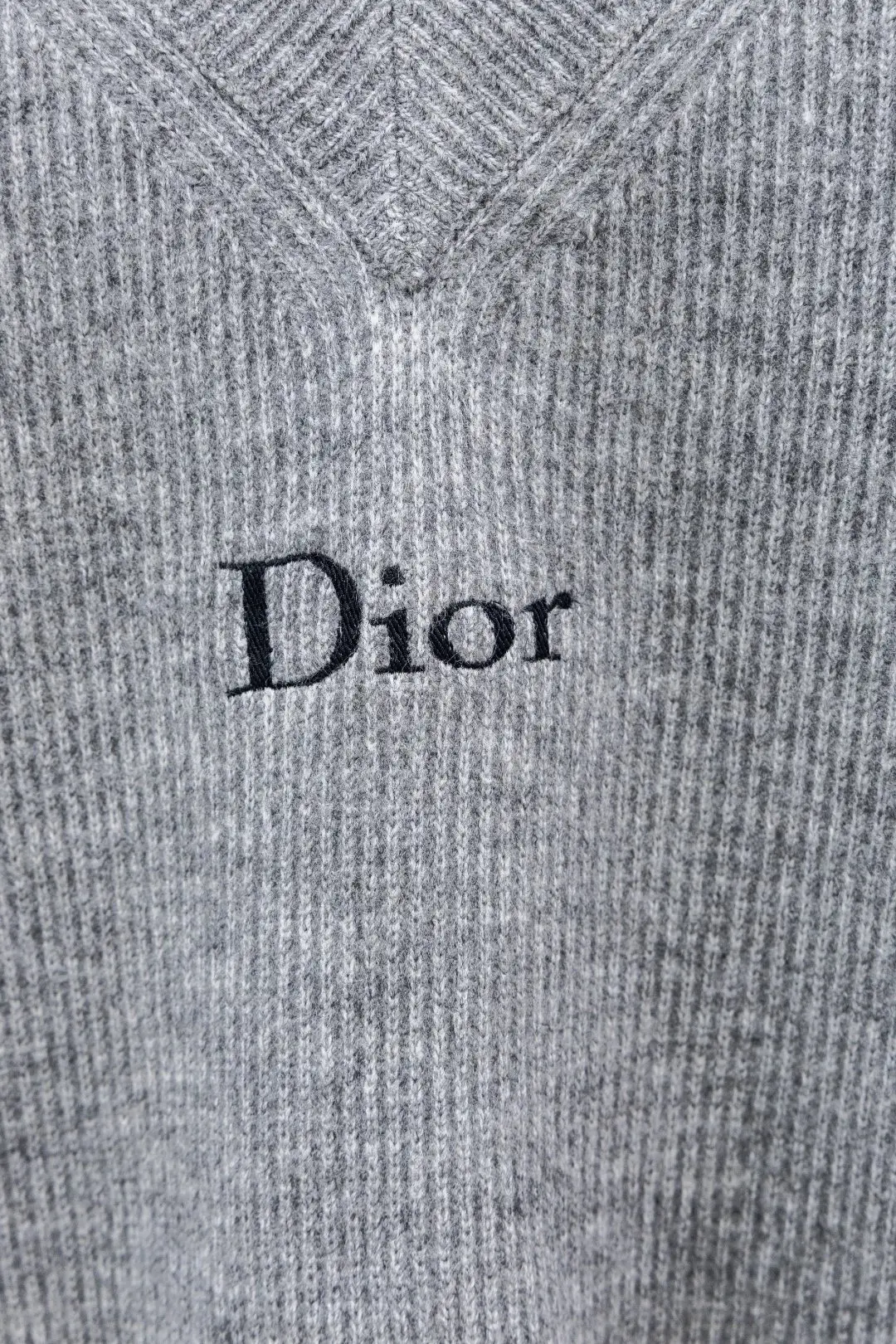 Logo-Embroidered Wool-Blend V-Neck Sweater D29523431 — view 5