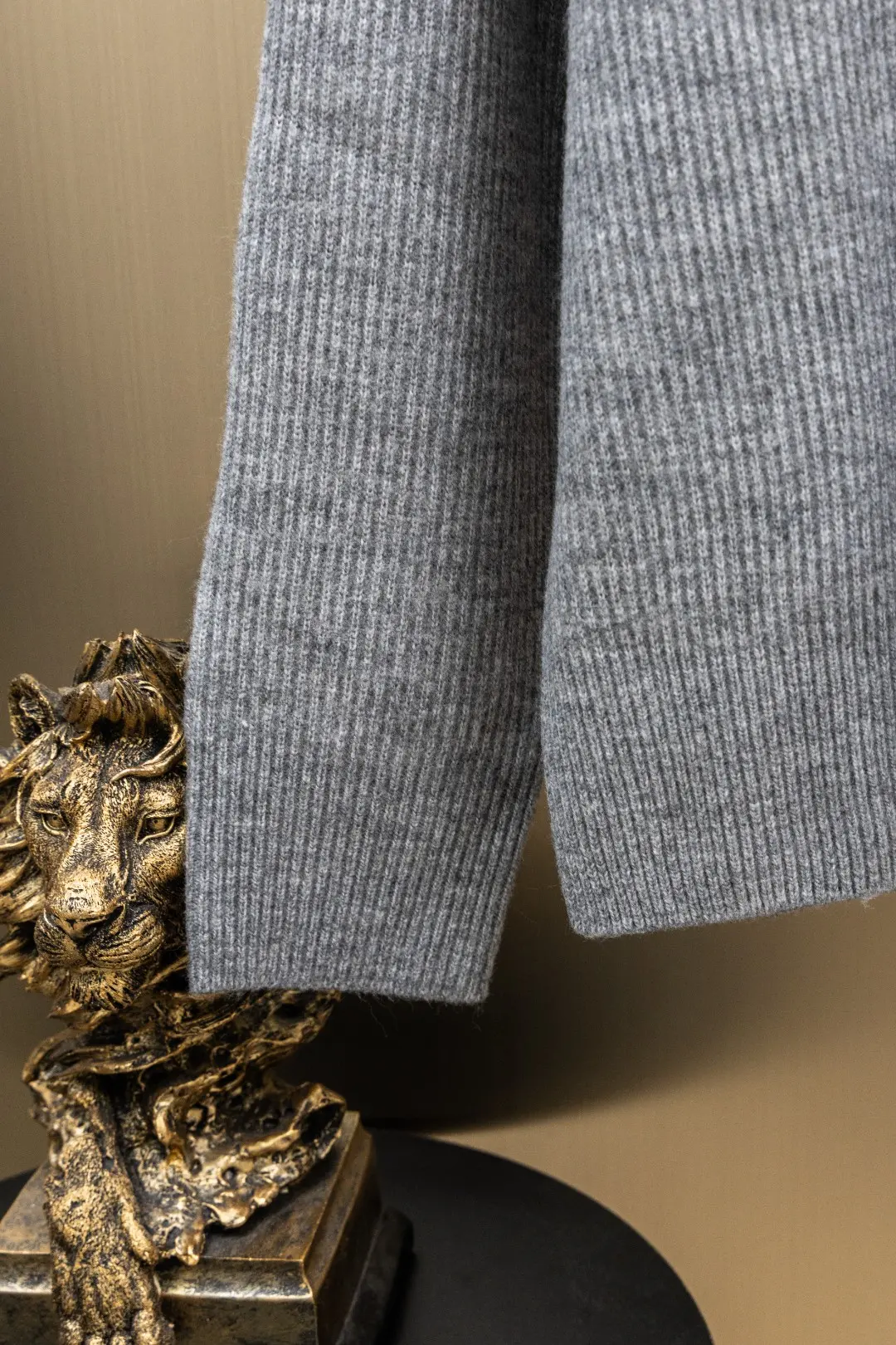 Logo-Embroidered Wool-Blend V-Neck Sweater D29523431 — view 6