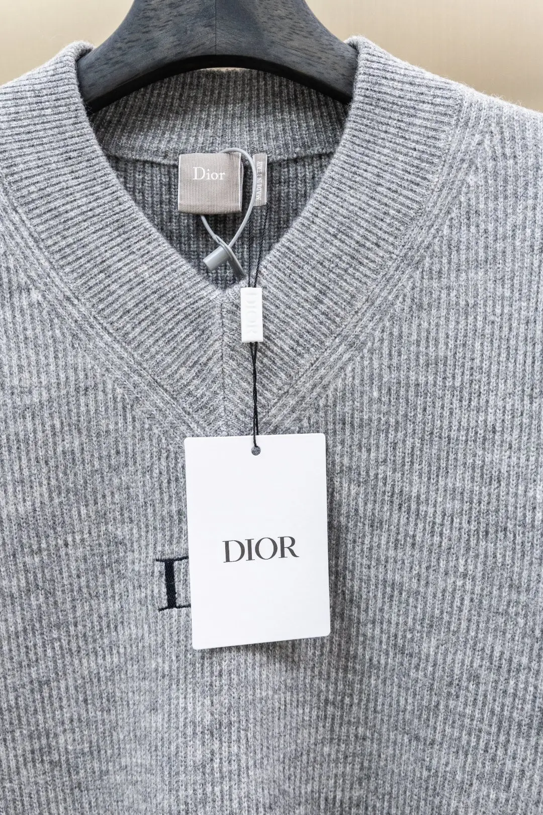 Logo-Embroidered Wool-Blend V-Neck Sweater D29523431 — view 8