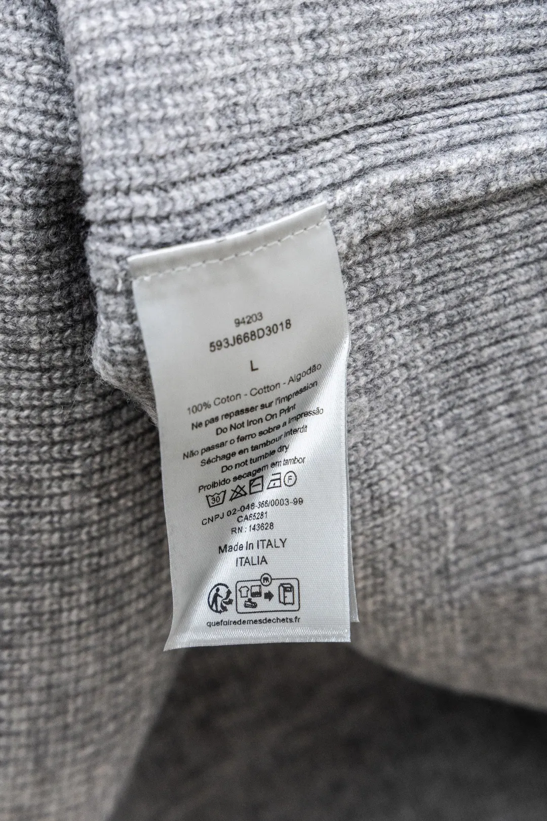 Logo-Embroidered Wool-Blend V-Neck Sweater D29523431 — view 9