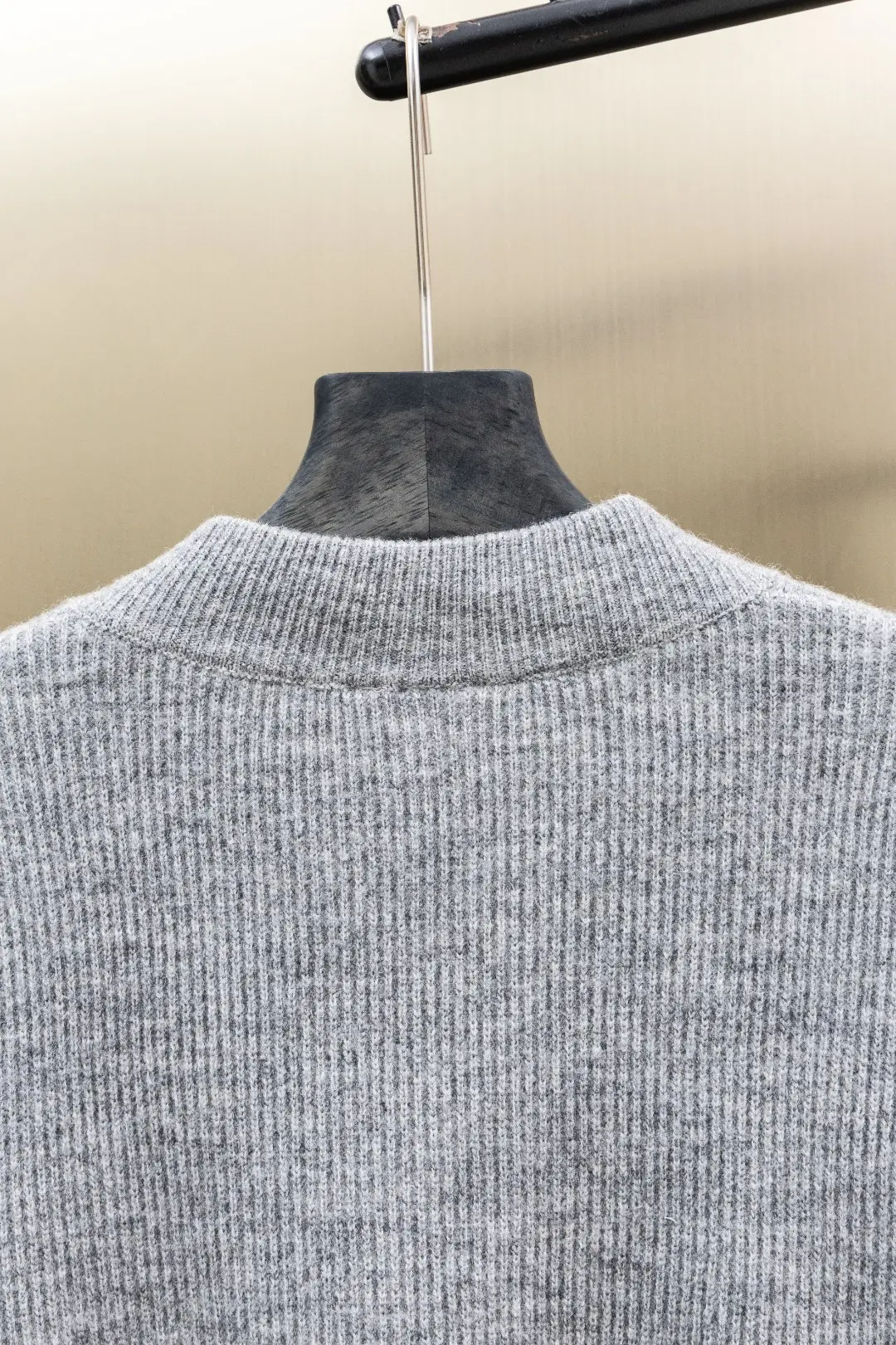 Logo-Embroidered Wool-Blend V-Neck Sweater D29523431 — view 10