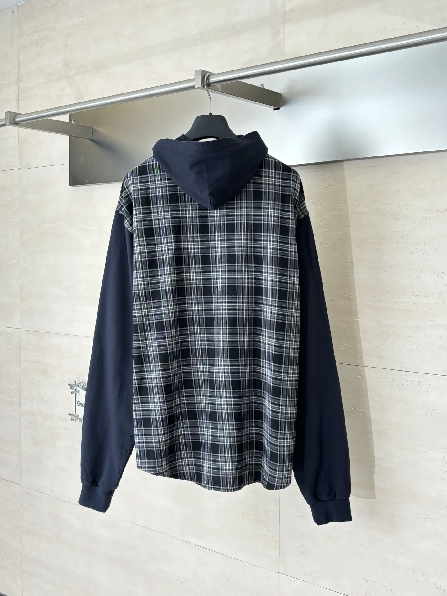 Layered Plaid Flannel Hooded Shirt D30022610 — view 2