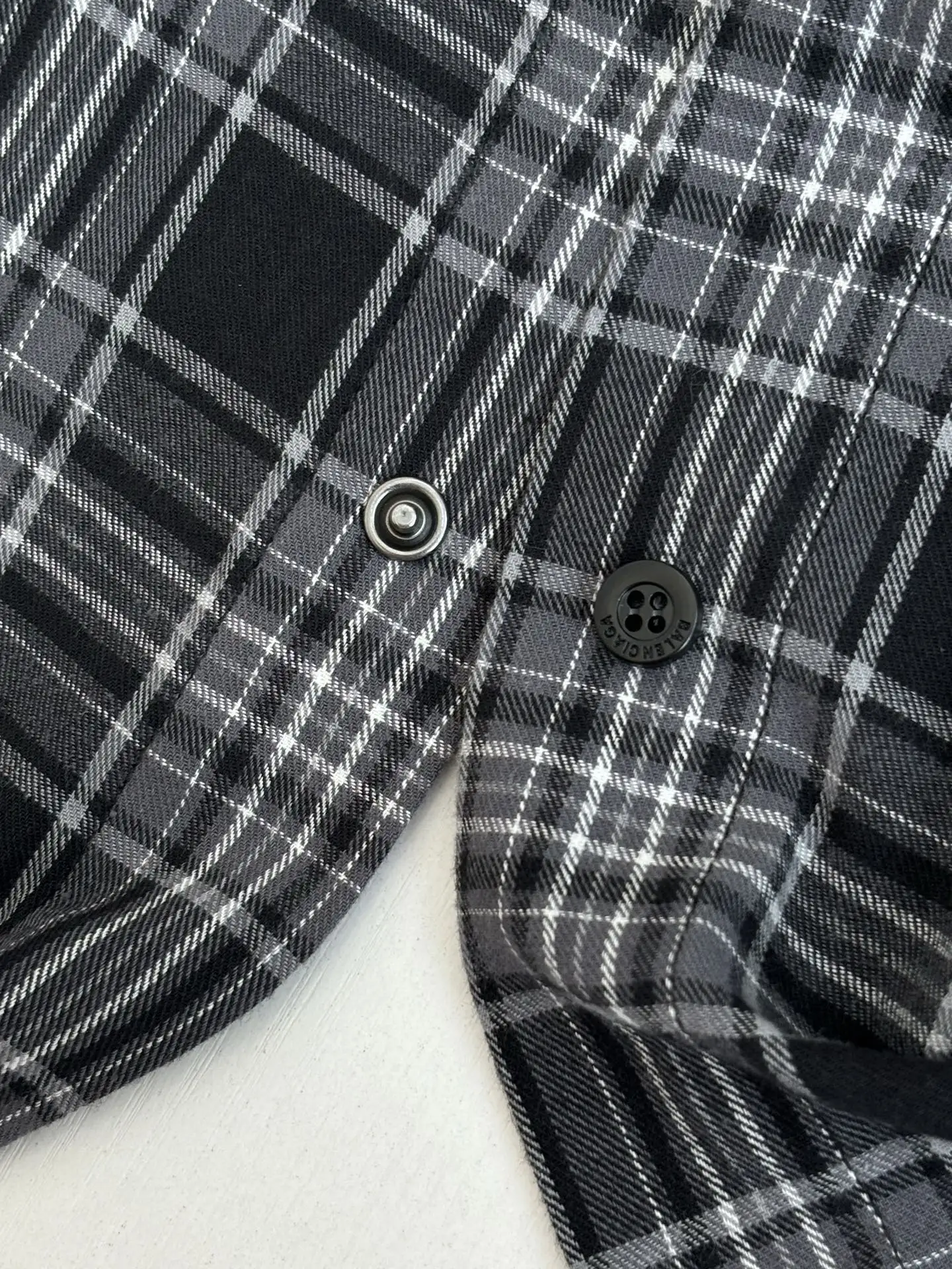 Layered Plaid Flannel Hooded Shirt D30022610 — view 7