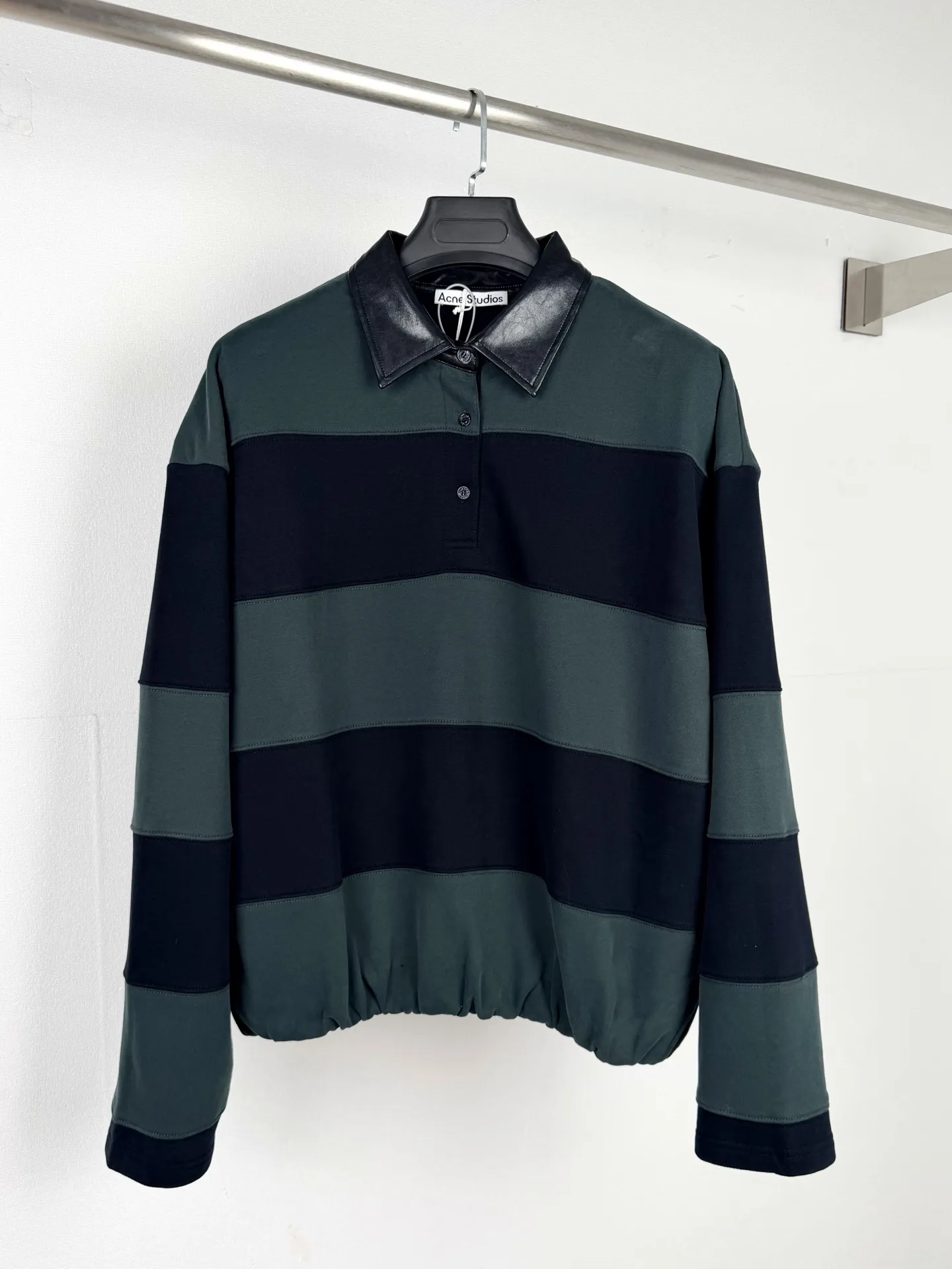 Leather-Collar Striped Rugby Sweatshirt D31019994