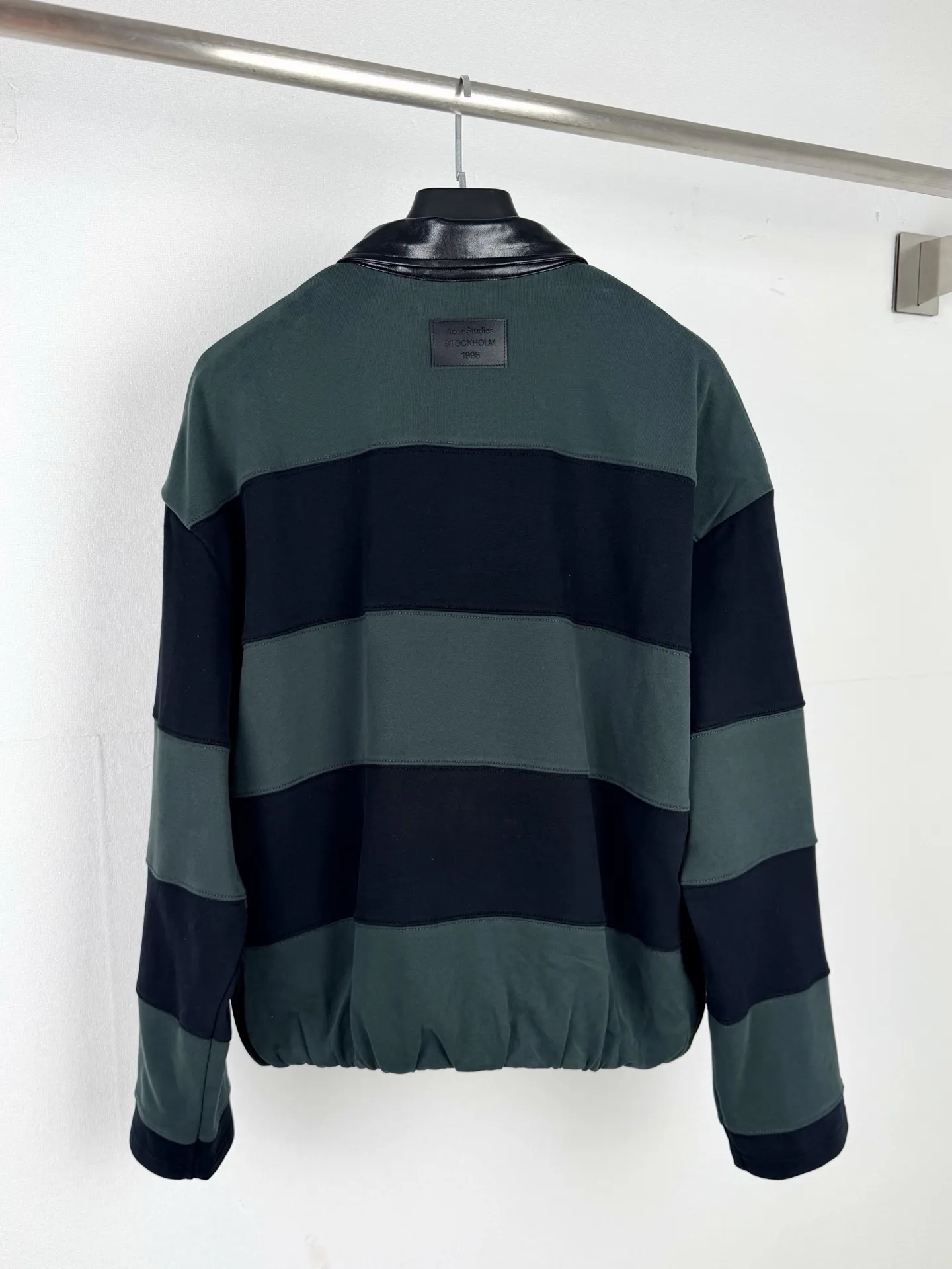 Leather-Collar Striped Rugby Sweatshirt D31019994 — view 3
