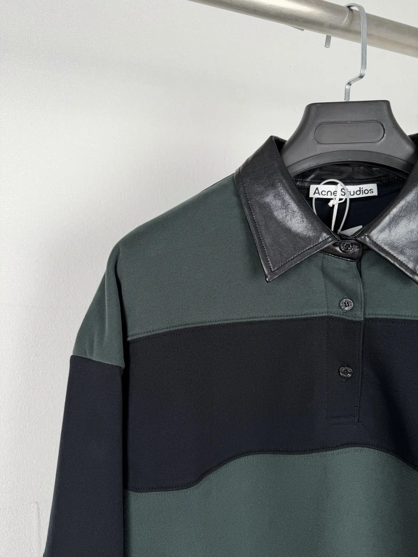 Leather-Collar Striped Rugby Sweatshirt D31019994 — view 6