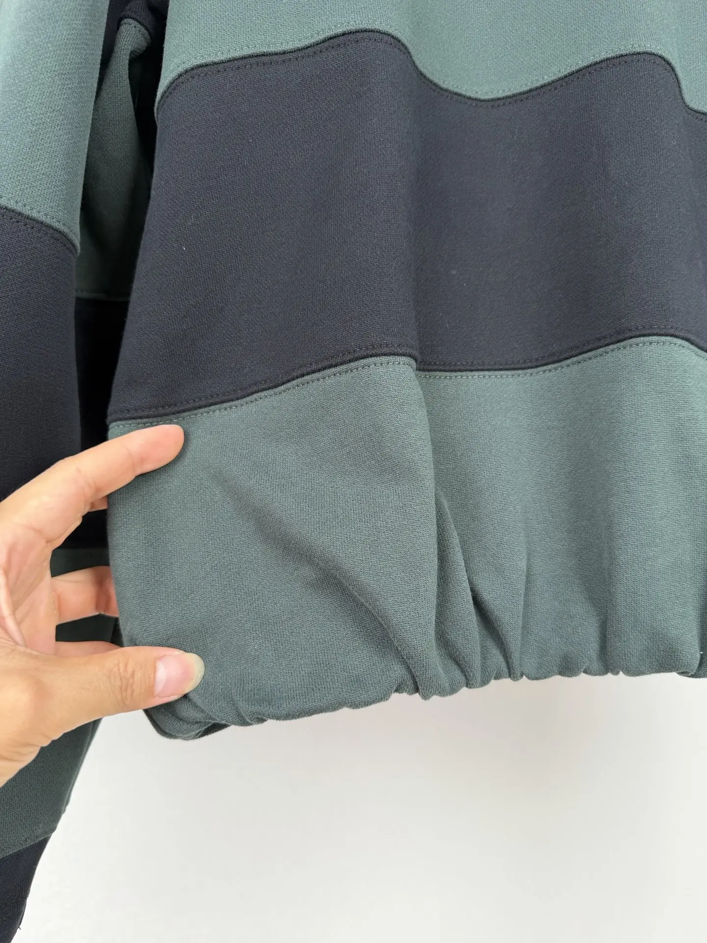 Leather-Collar Striped Rugby Sweatshirt D31019994 — view 8