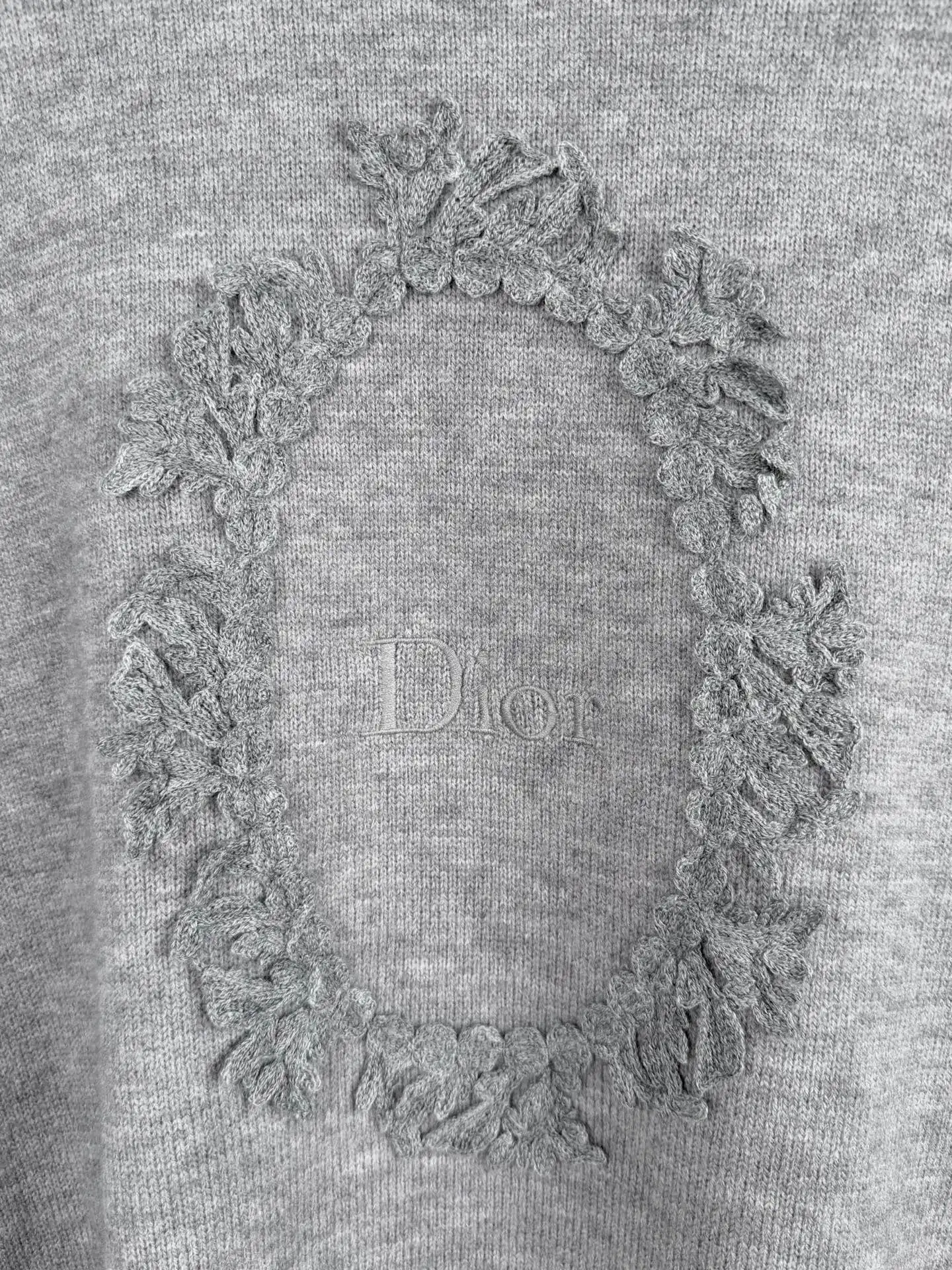 Wreath Embroidery Logo Knit Sweater D31020022 — view 6