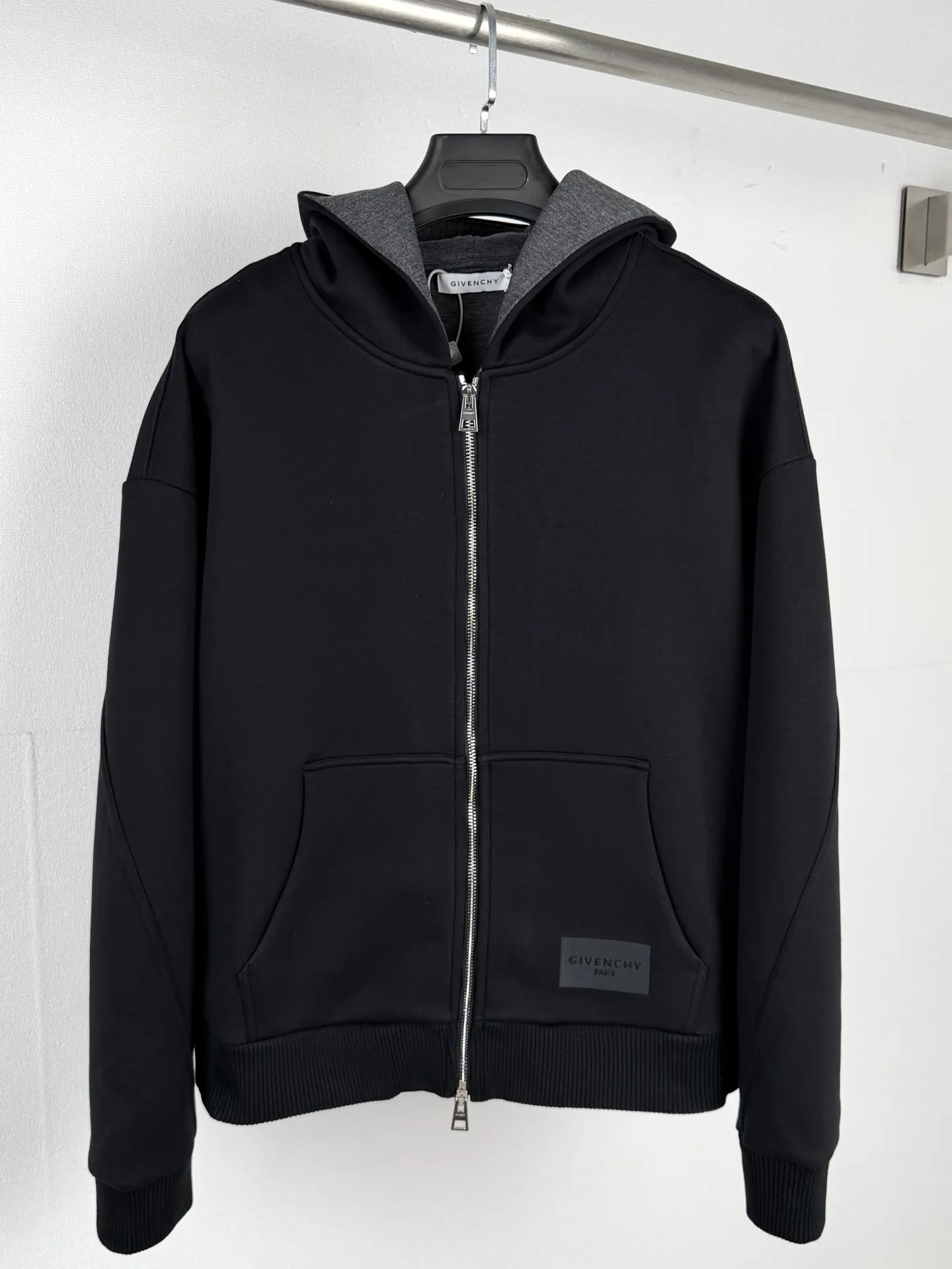 Logo-Embroidered Zip-Up Hoodie D31021438