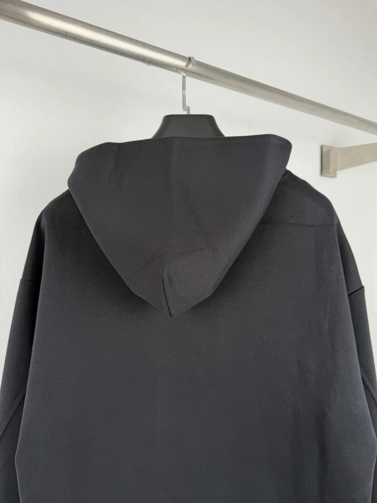 Logo-Embroidered Zip-Up Hoodie D31021438 — view 4