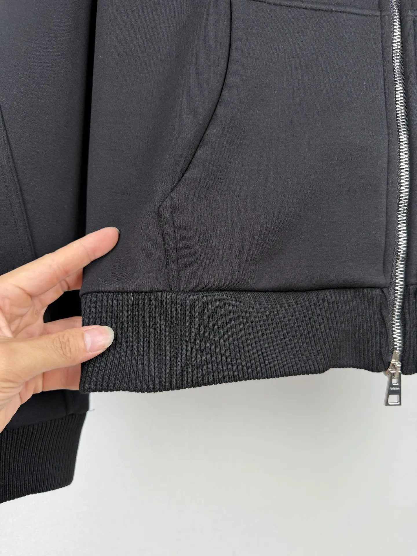 Logo-Embroidered Zip-Up Hoodie D31021438 — view 8