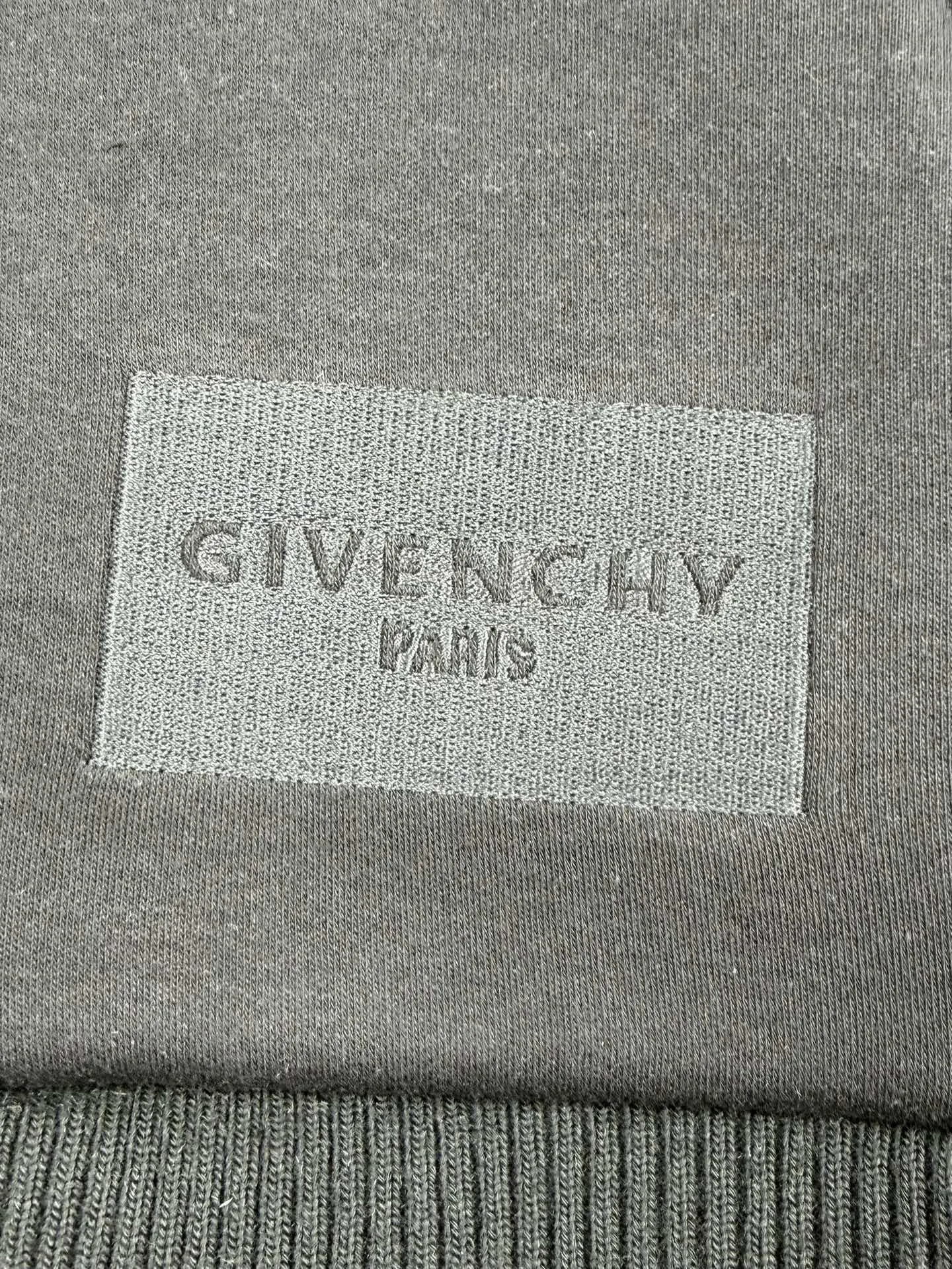 Logo-Embroidered Zip-Up Hoodie D31021438 — view 10