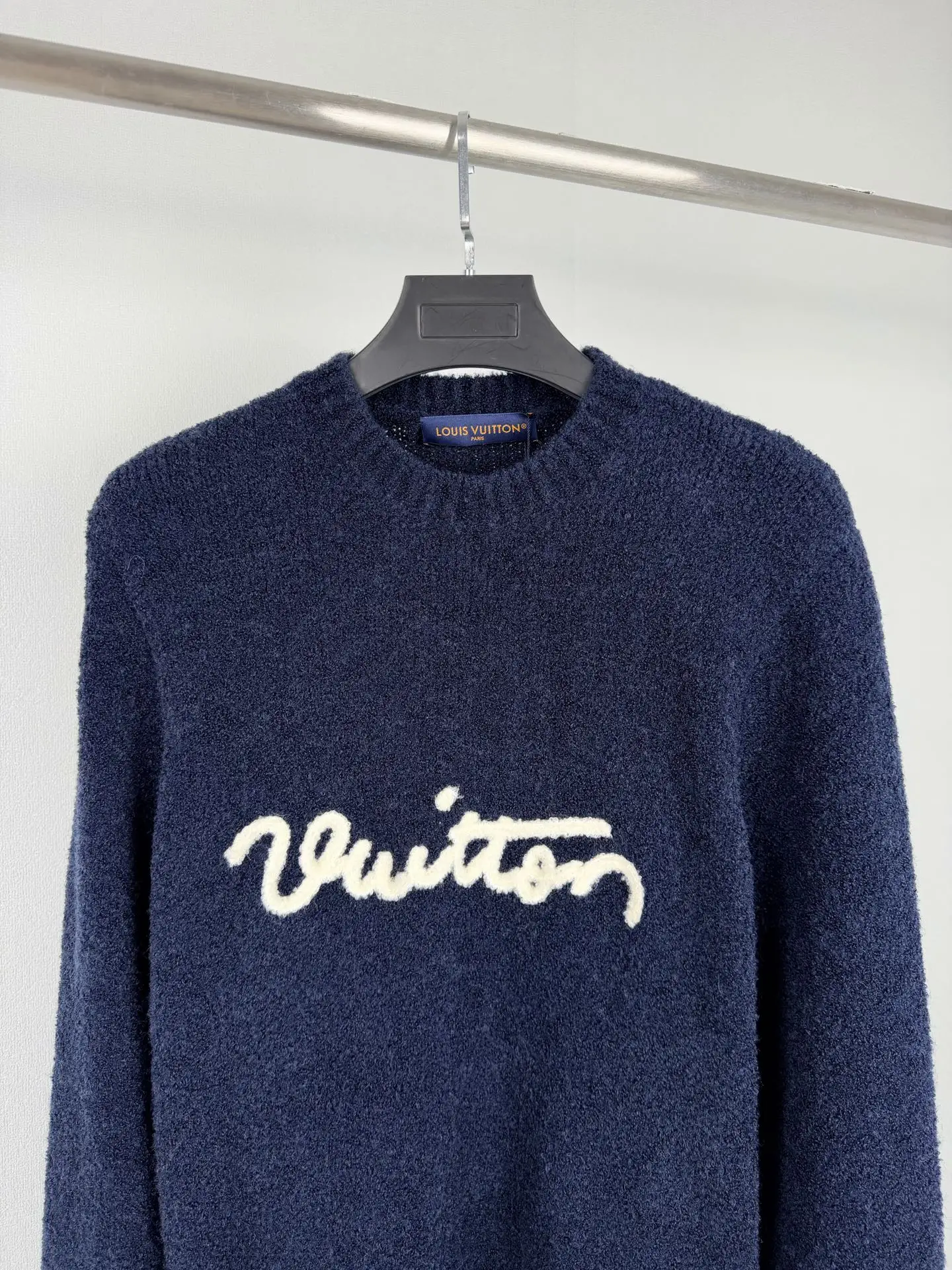 Logo Embroidered Bouclé Knit Sweater D31020033 — view 2
