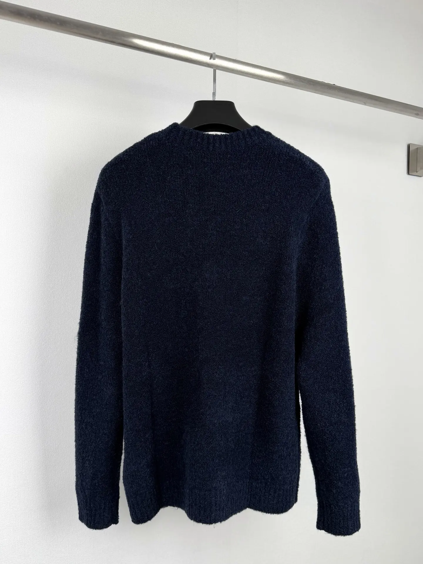 Logo Embroidered Bouclé Knit Sweater D31020033 — view 3