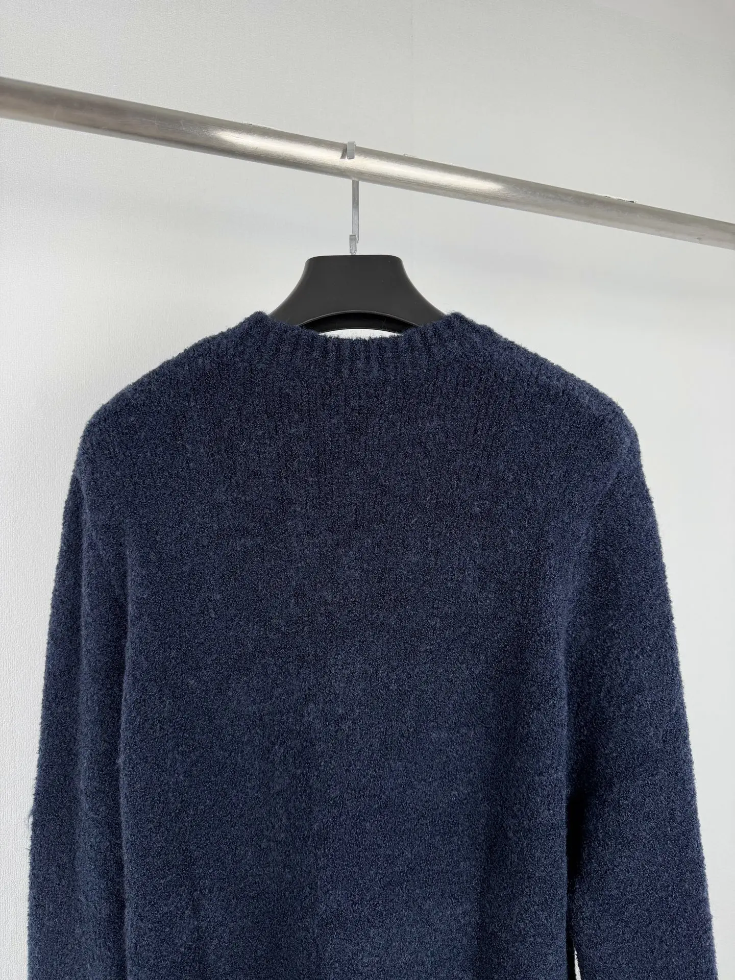 Logo Embroidered Bouclé Knit Sweater D31020033 — view 4