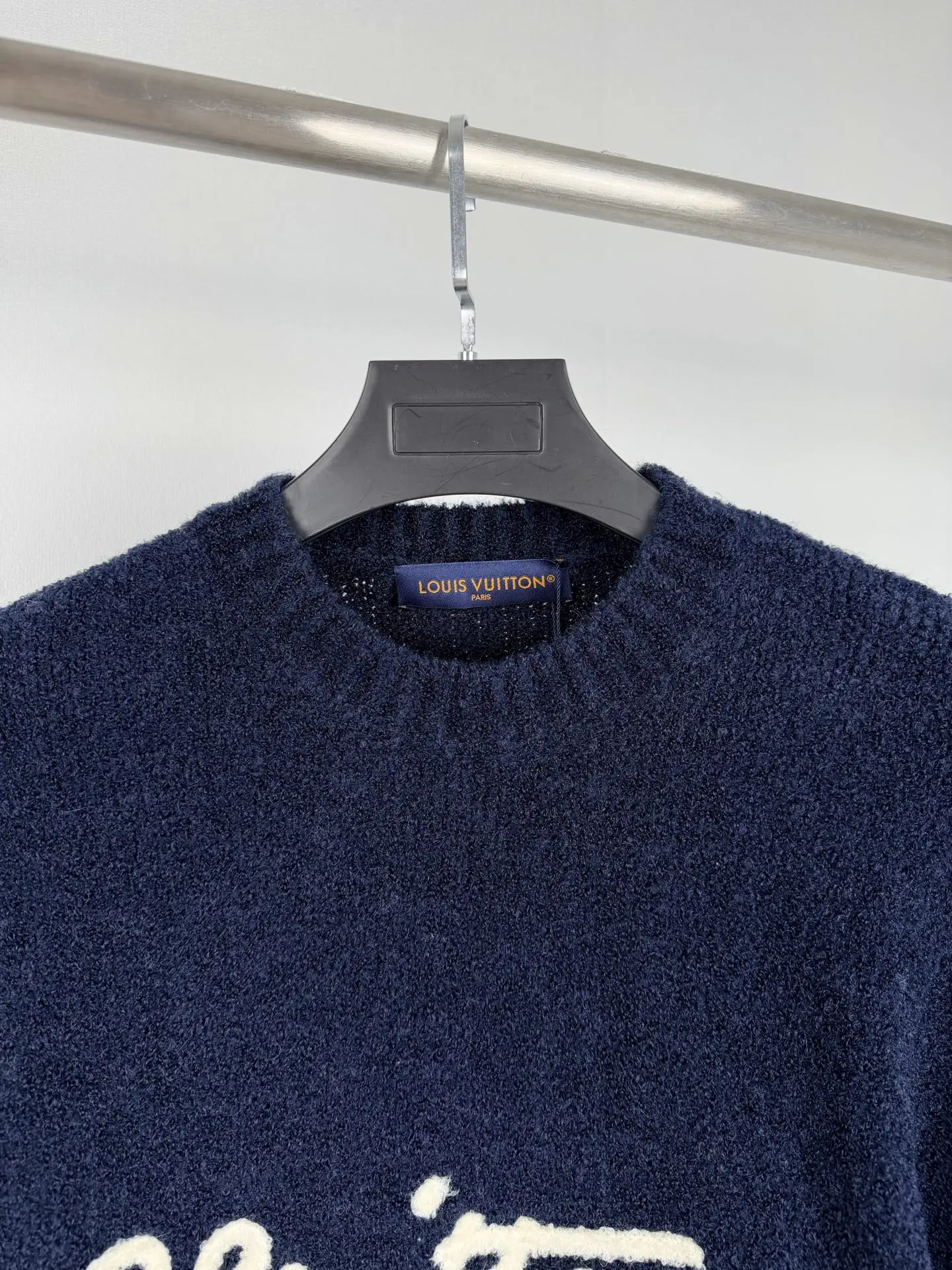 Logo Embroidered Bouclé Knit Sweater D31020033 — view 5