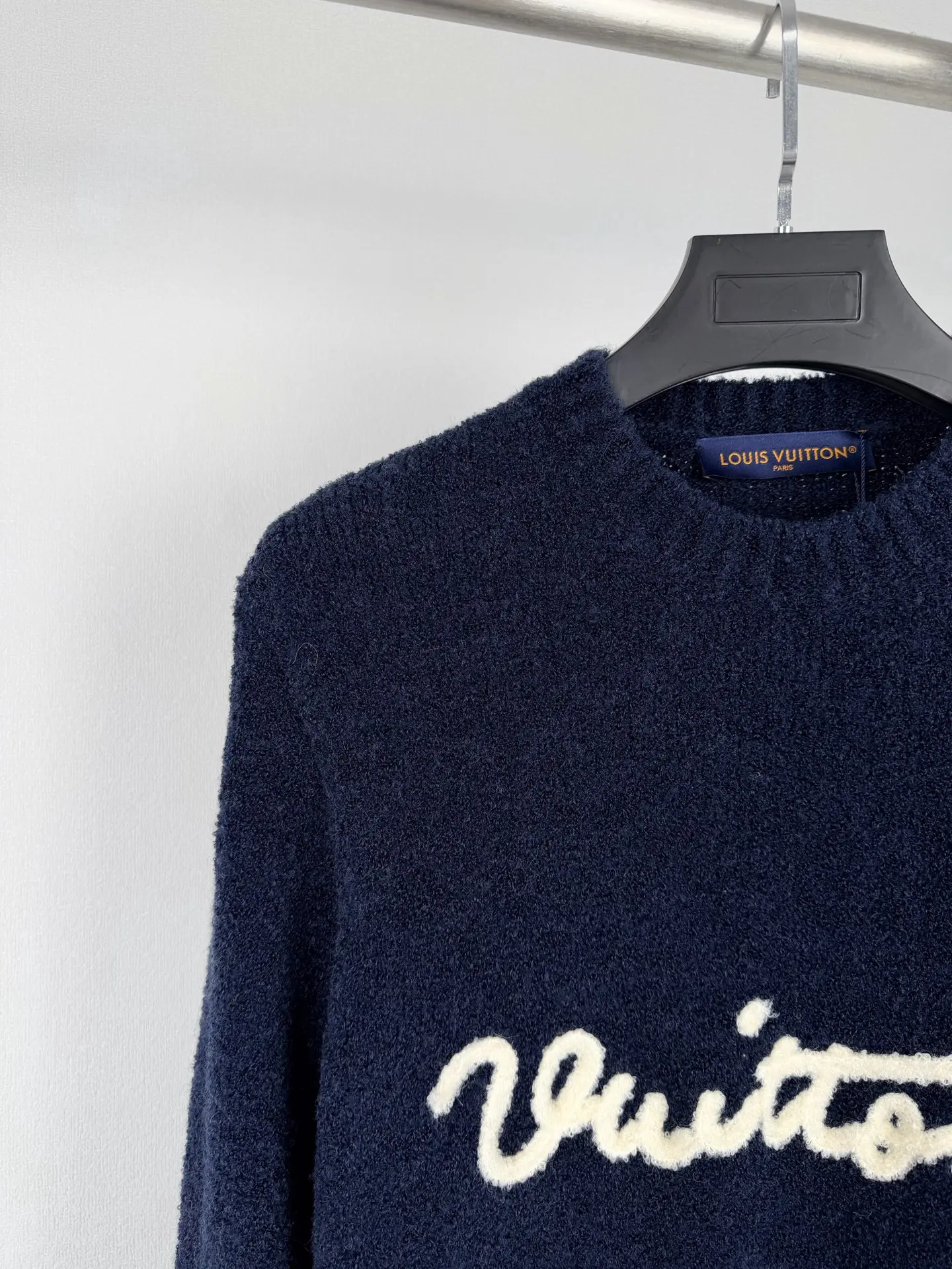 Logo Embroidered Bouclé Knit Sweater D31020033 — view 6