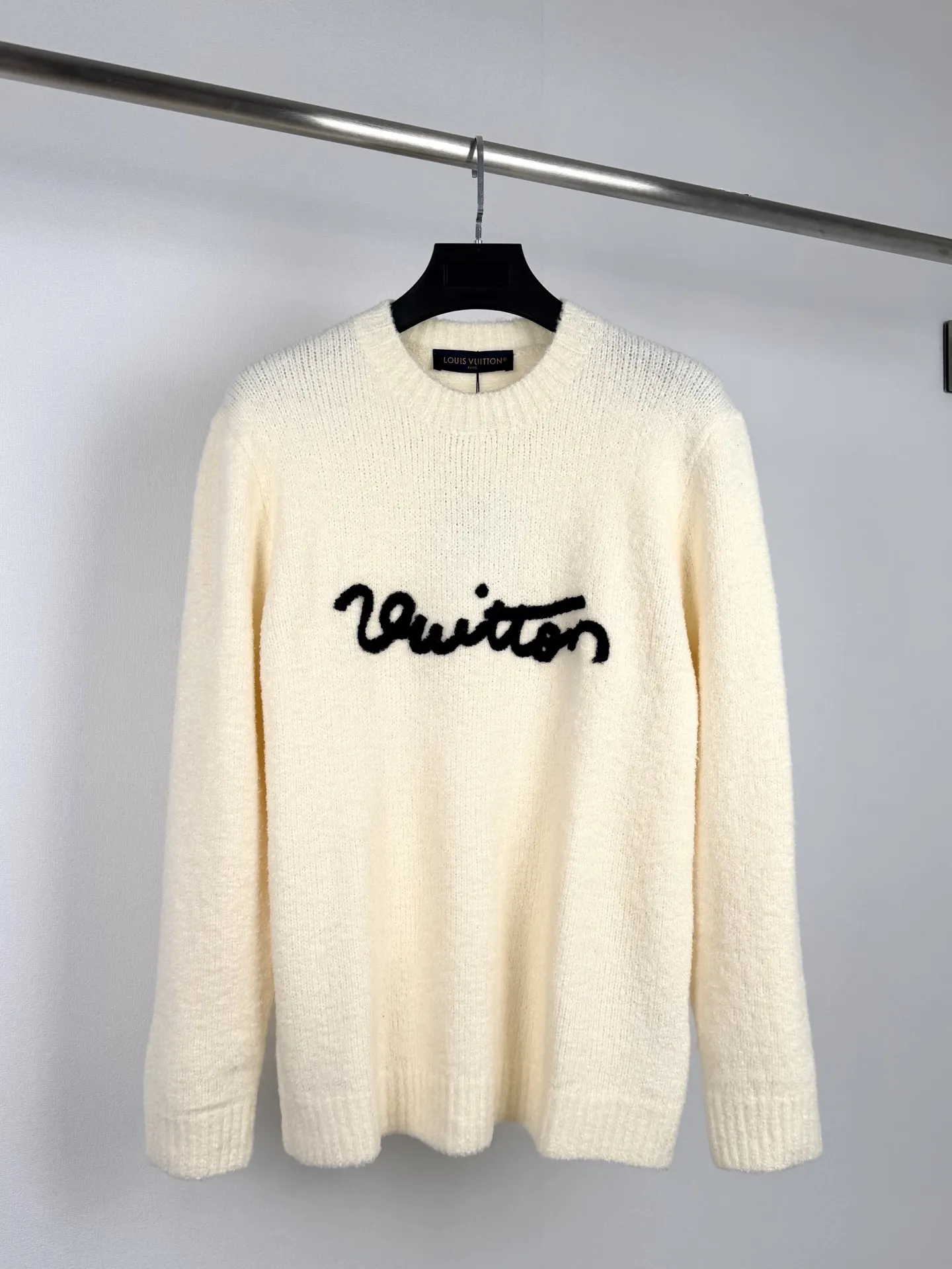 Logo Embroidery Crew-Neck Knit Sweater D31020034