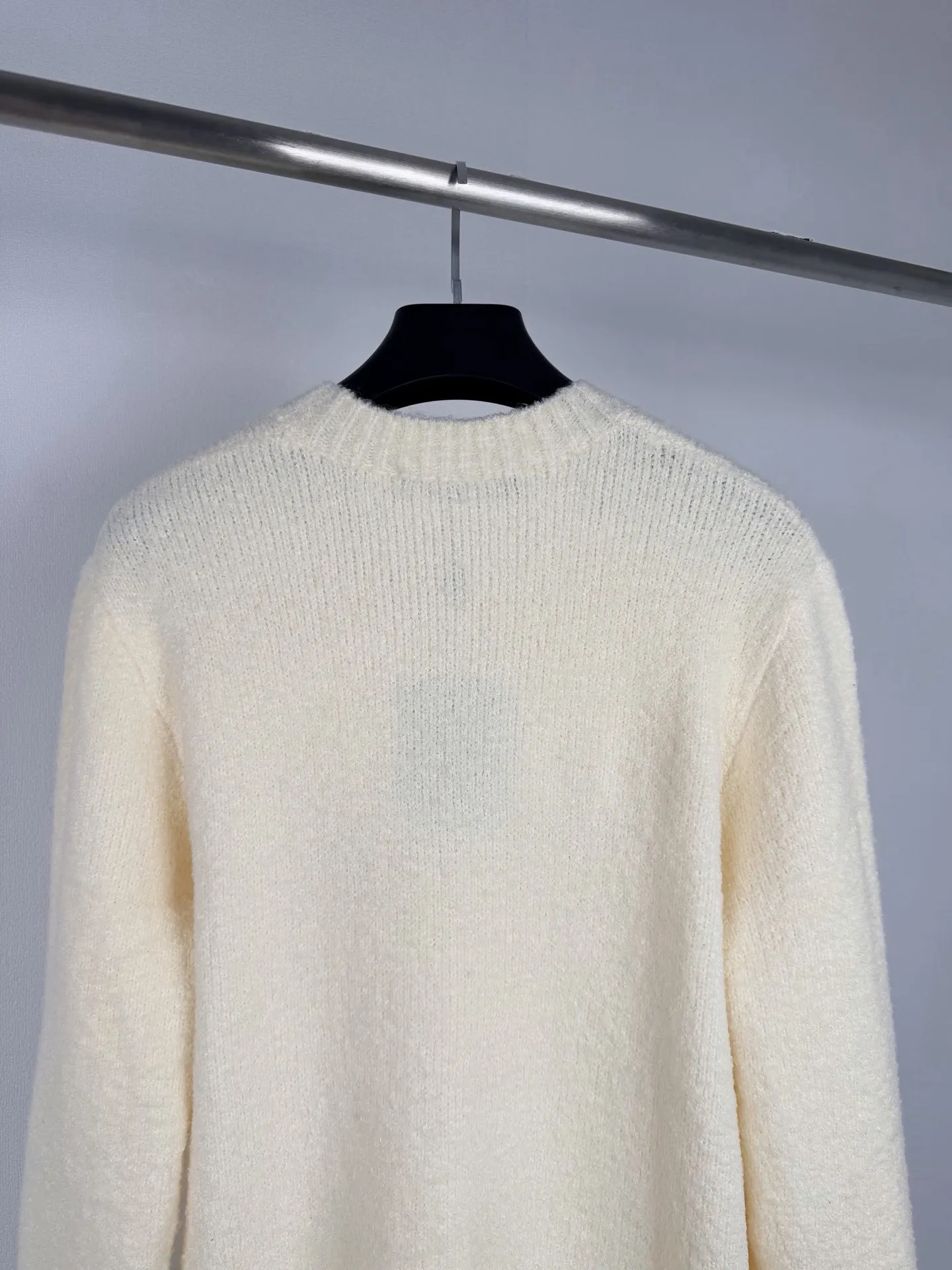 Logo Embroidery Crew-Neck Knit Sweater D31020034 — view 4