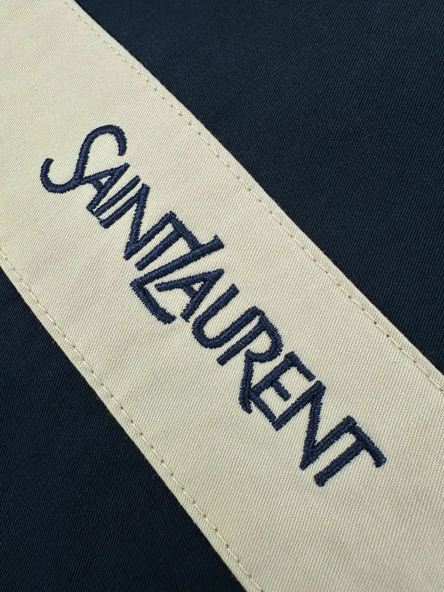 Logo Embroidered Color-Block Poplin Jacket D31521409 — view 4