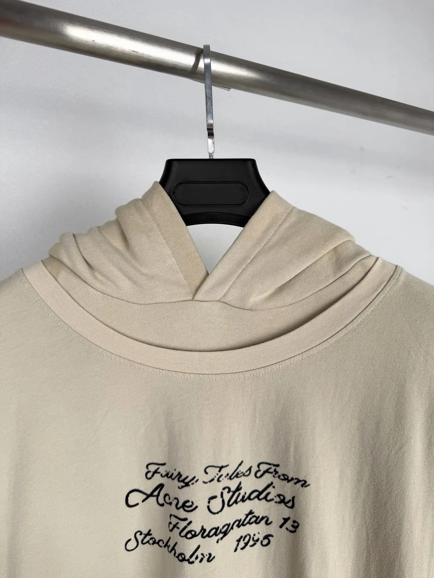 Layered-Effect Logo Graphic Hoodie D31520020 — view 5