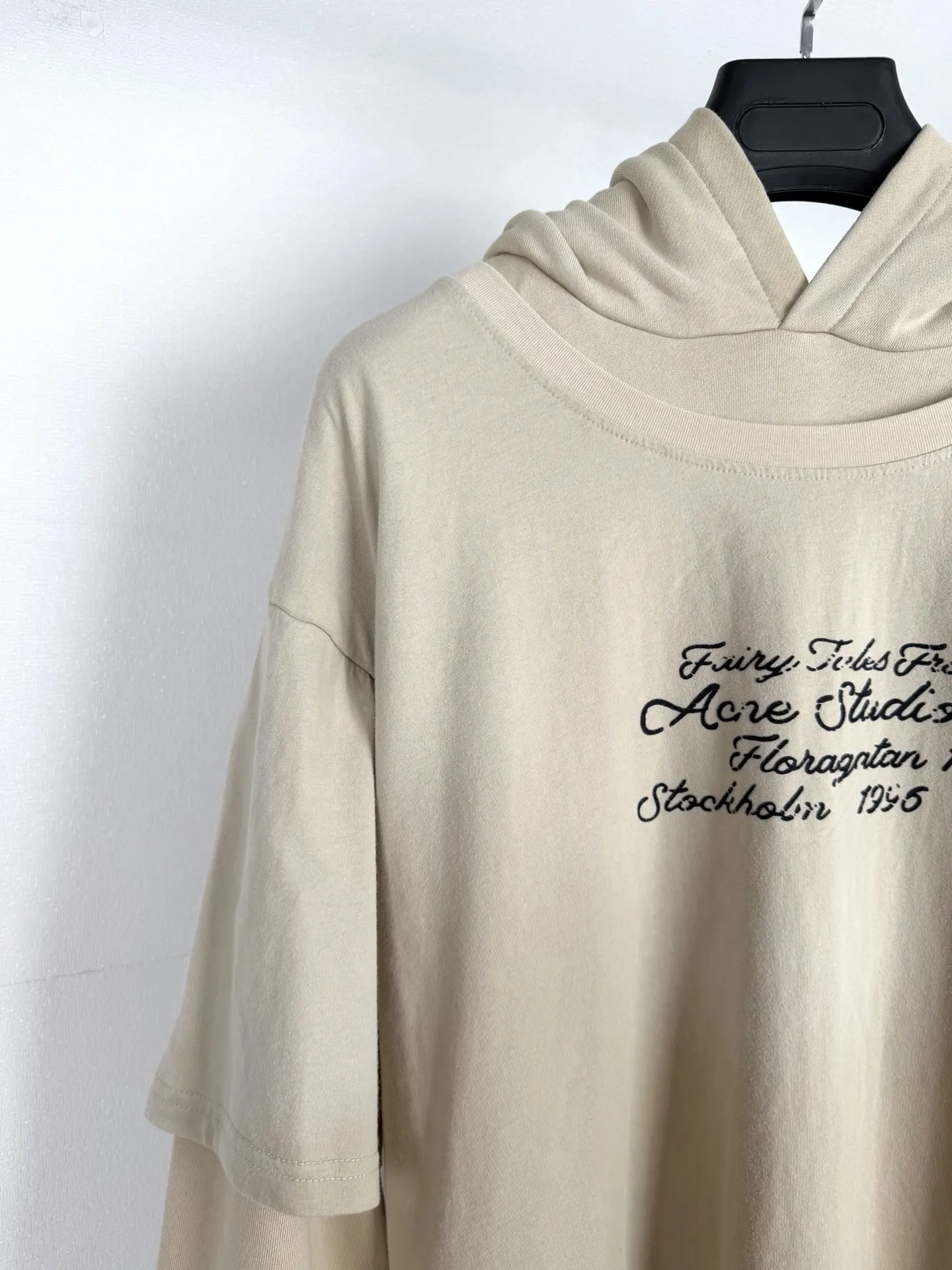 Layered-Effect Logo Graphic Hoodie D31520020 — view 7