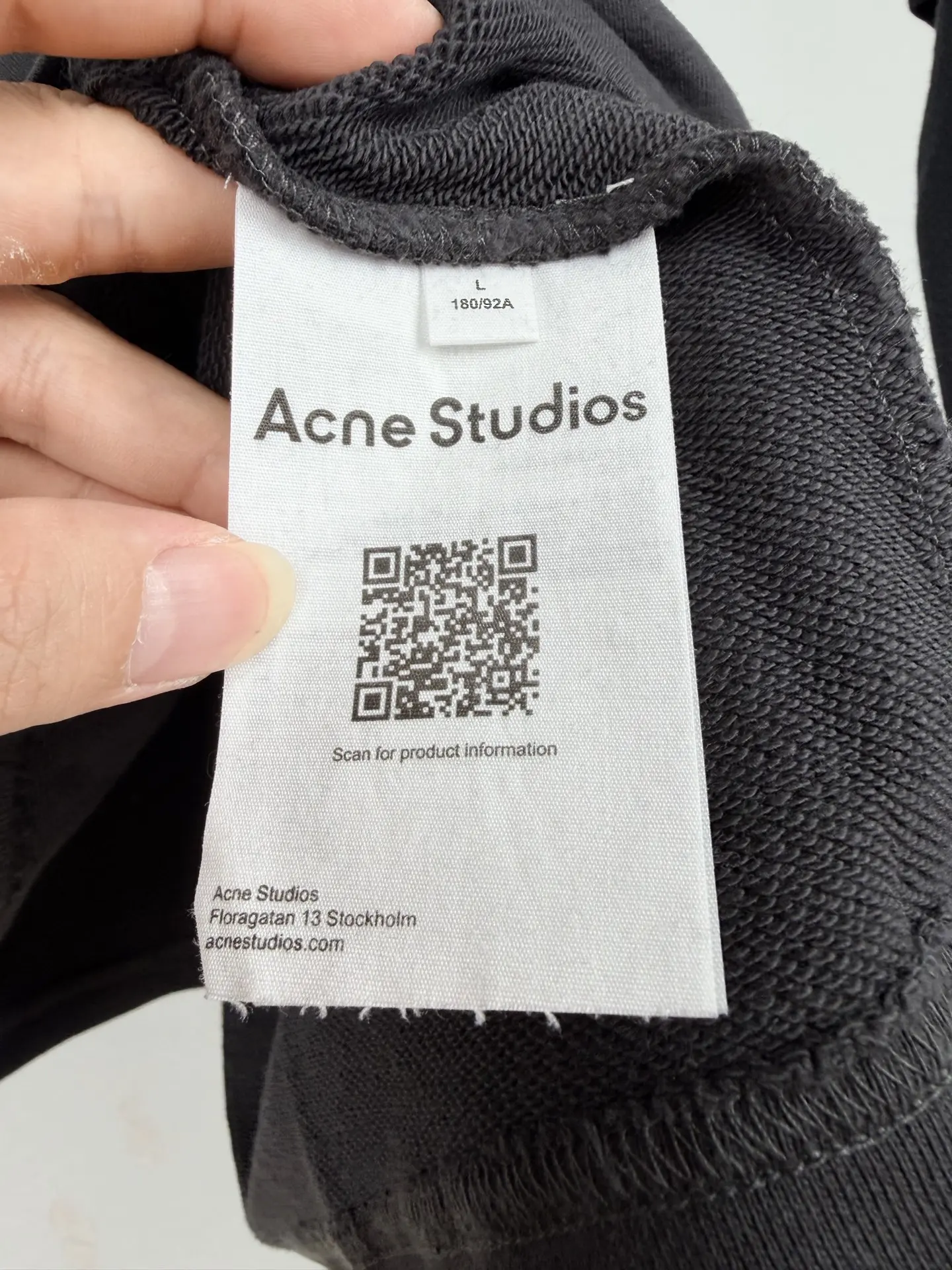 Layered-Sleeve Logo Print Hoodie D31520019 — view 11