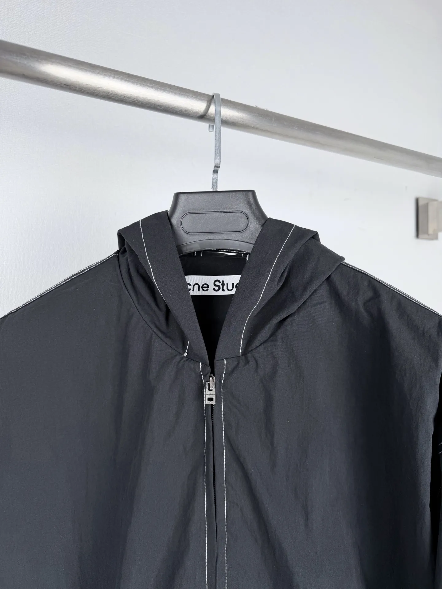 Acne Studios 1996 Logo Contrast Stitch Hooded Jacket D31520010 — view 5