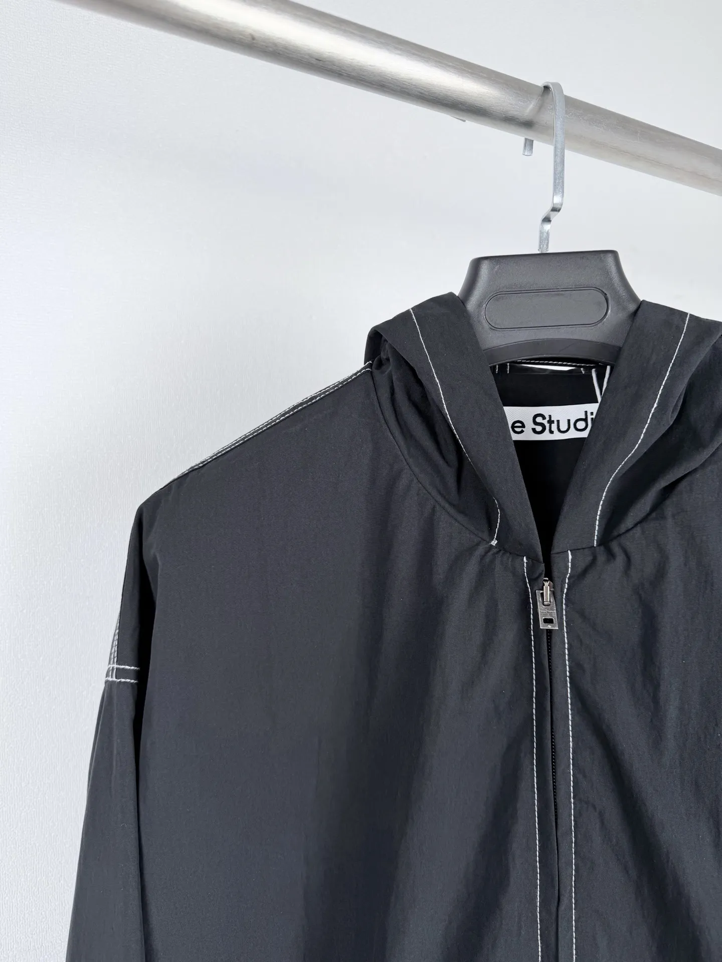 Acne Studios 1996 Logo Contrast Stitch Hooded Jacket D31520010 — view 6